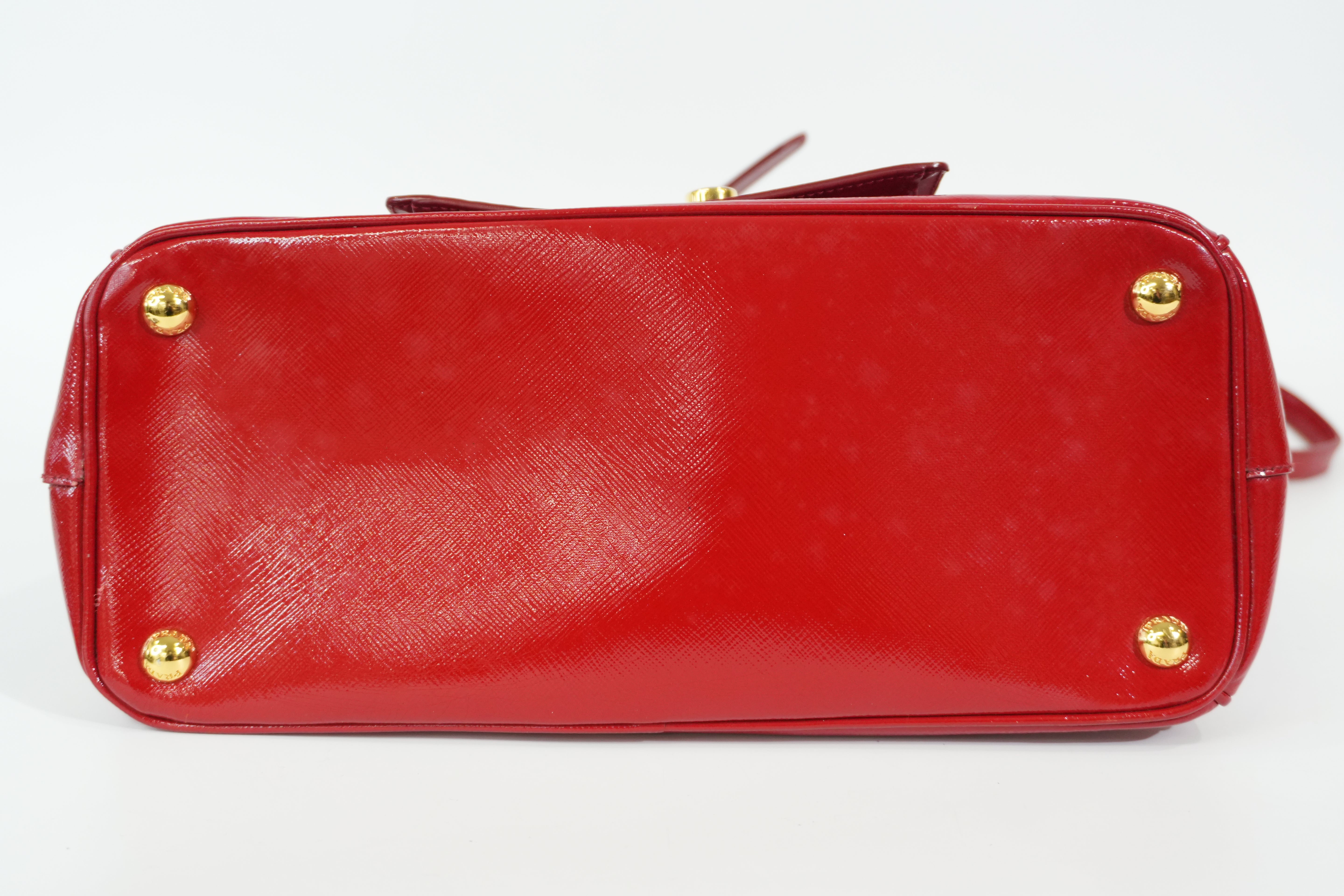 Pre-owned Prada Two Way Saffiano Vernice Galleria Shoulder Bag Red