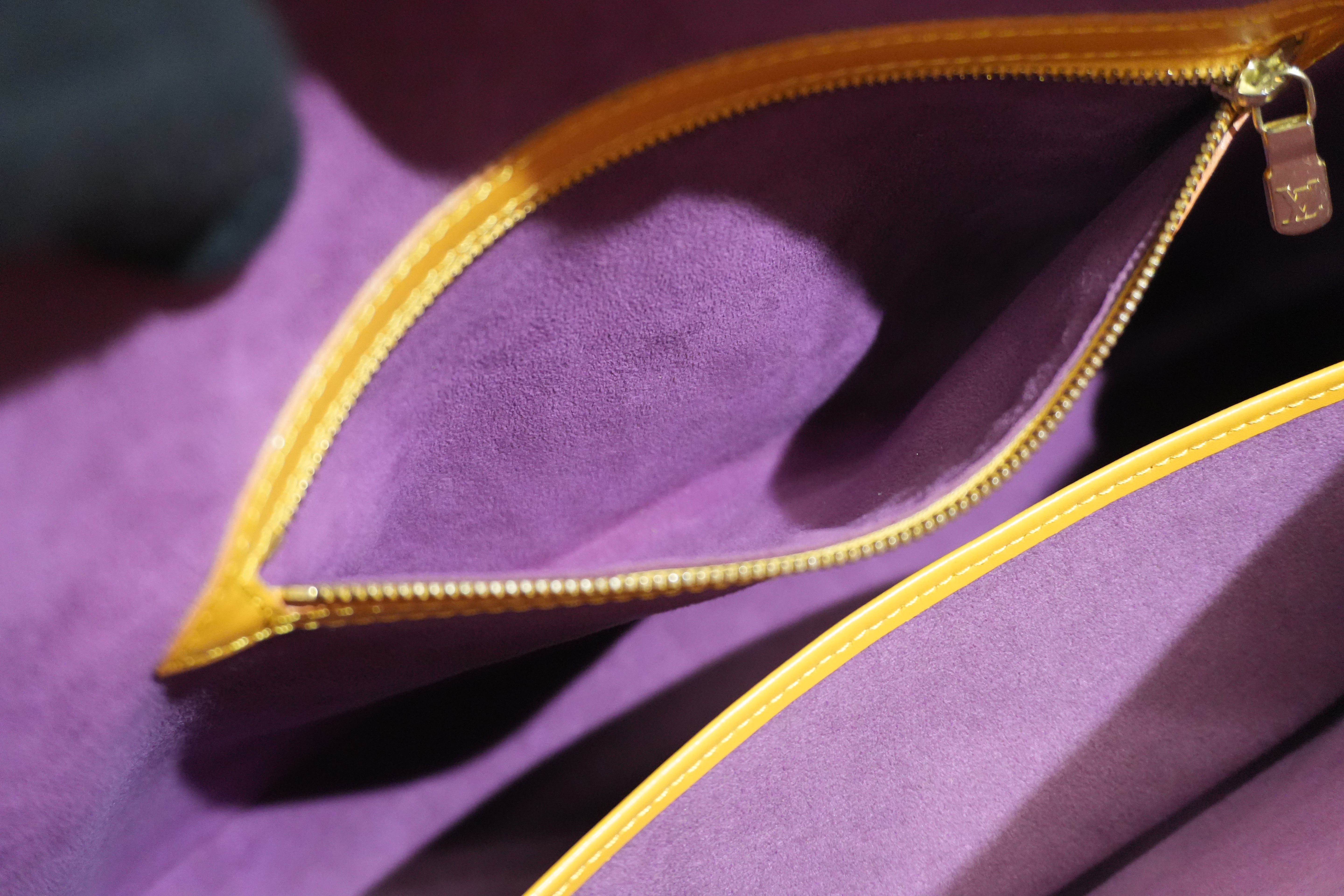 Pre-owned Louis Vuitton Epi Lussac Shoulder Bag Yellow