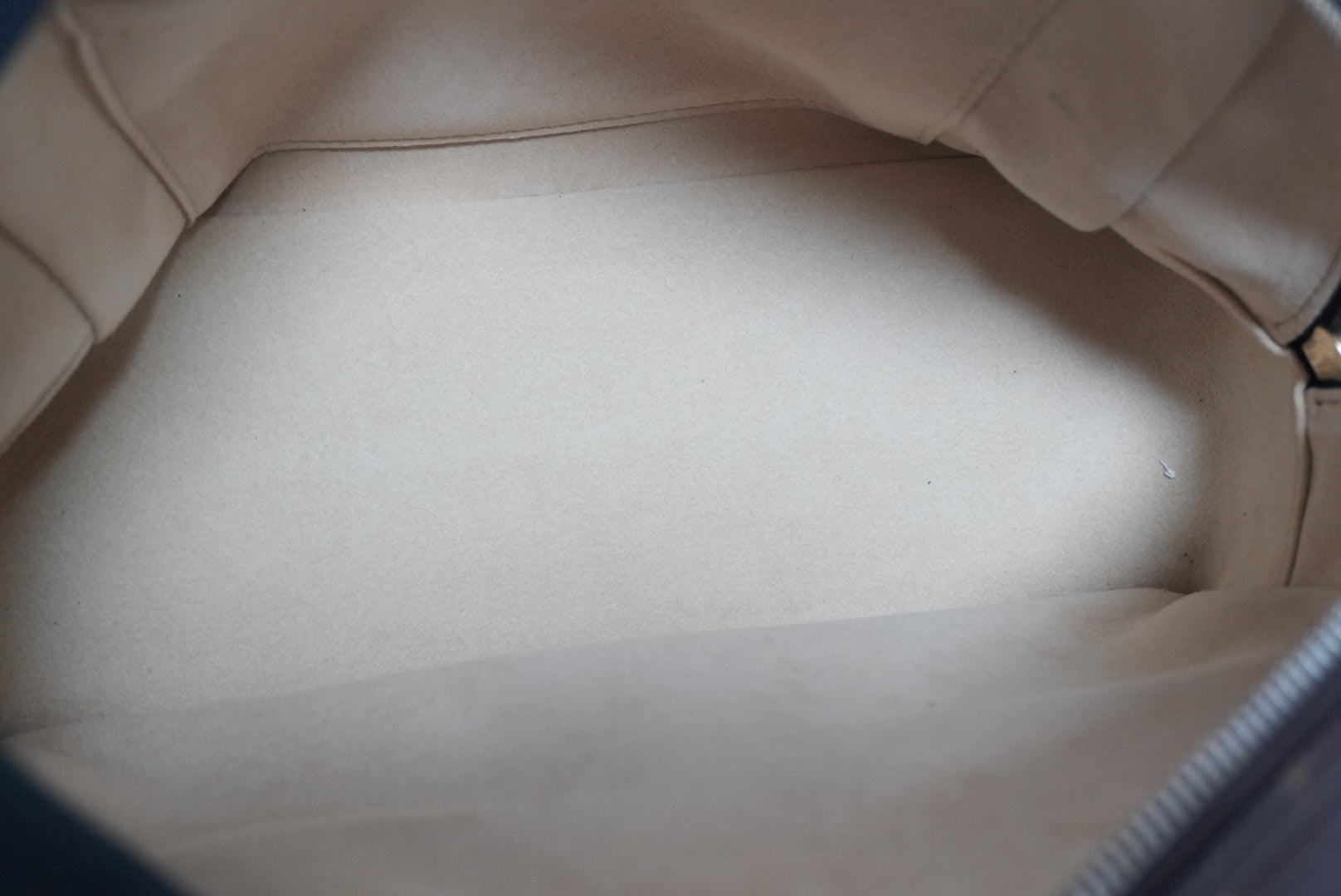 Louis Vuitton Manhattan PM Handbag Used