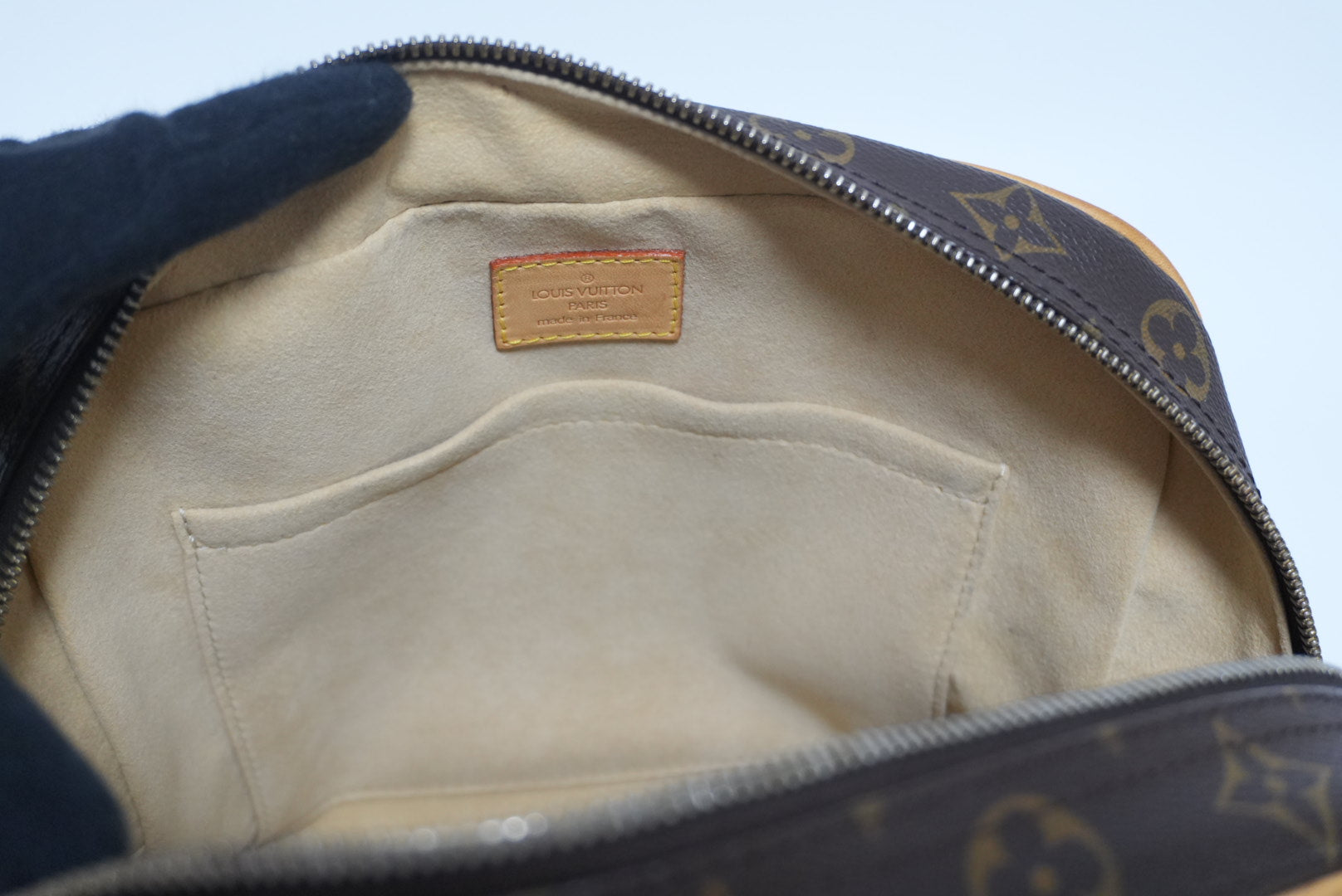 Louis Vuitton Manhattan PM Handbag Used