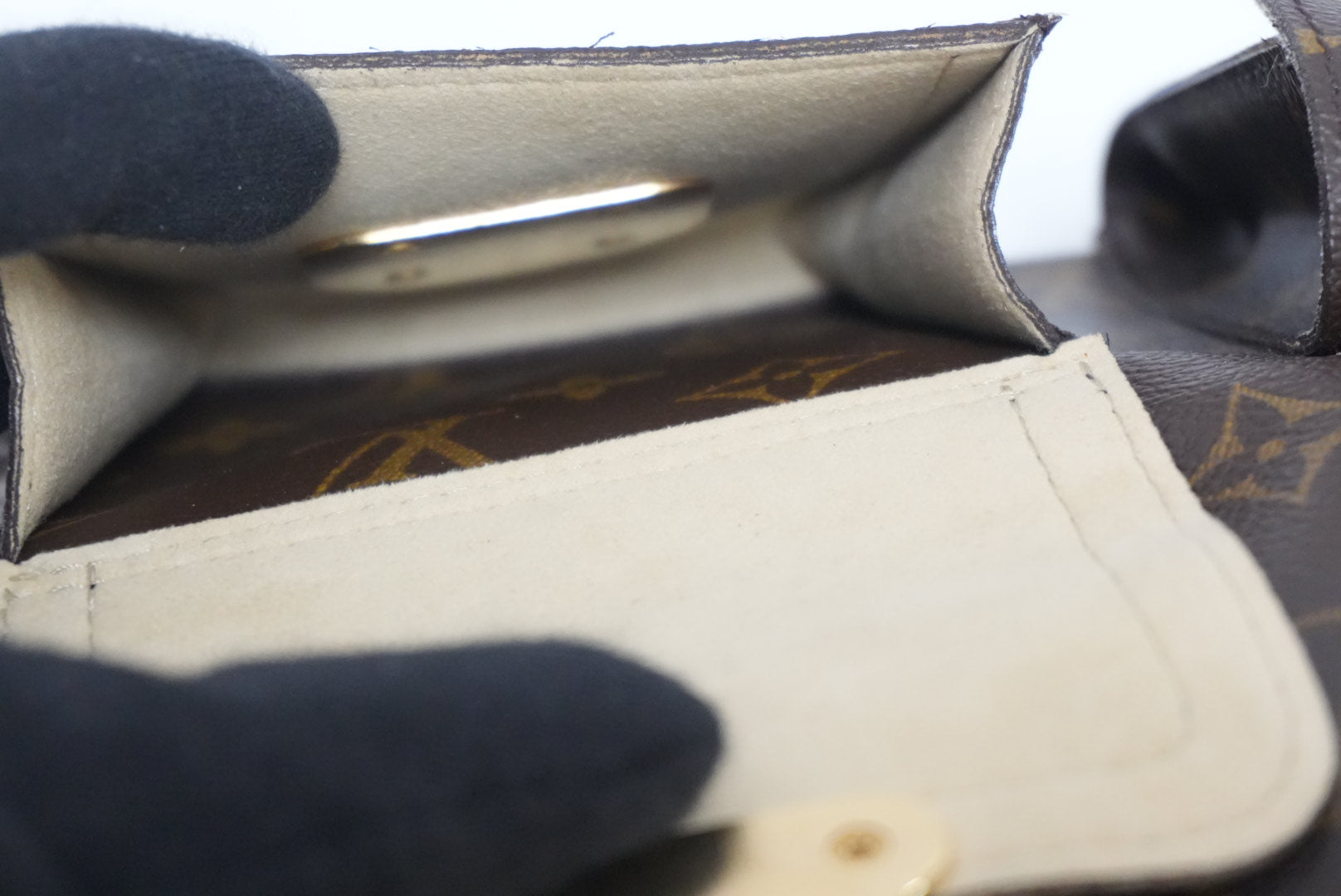 Louis Vuitton Manhattan PM Handbag Used