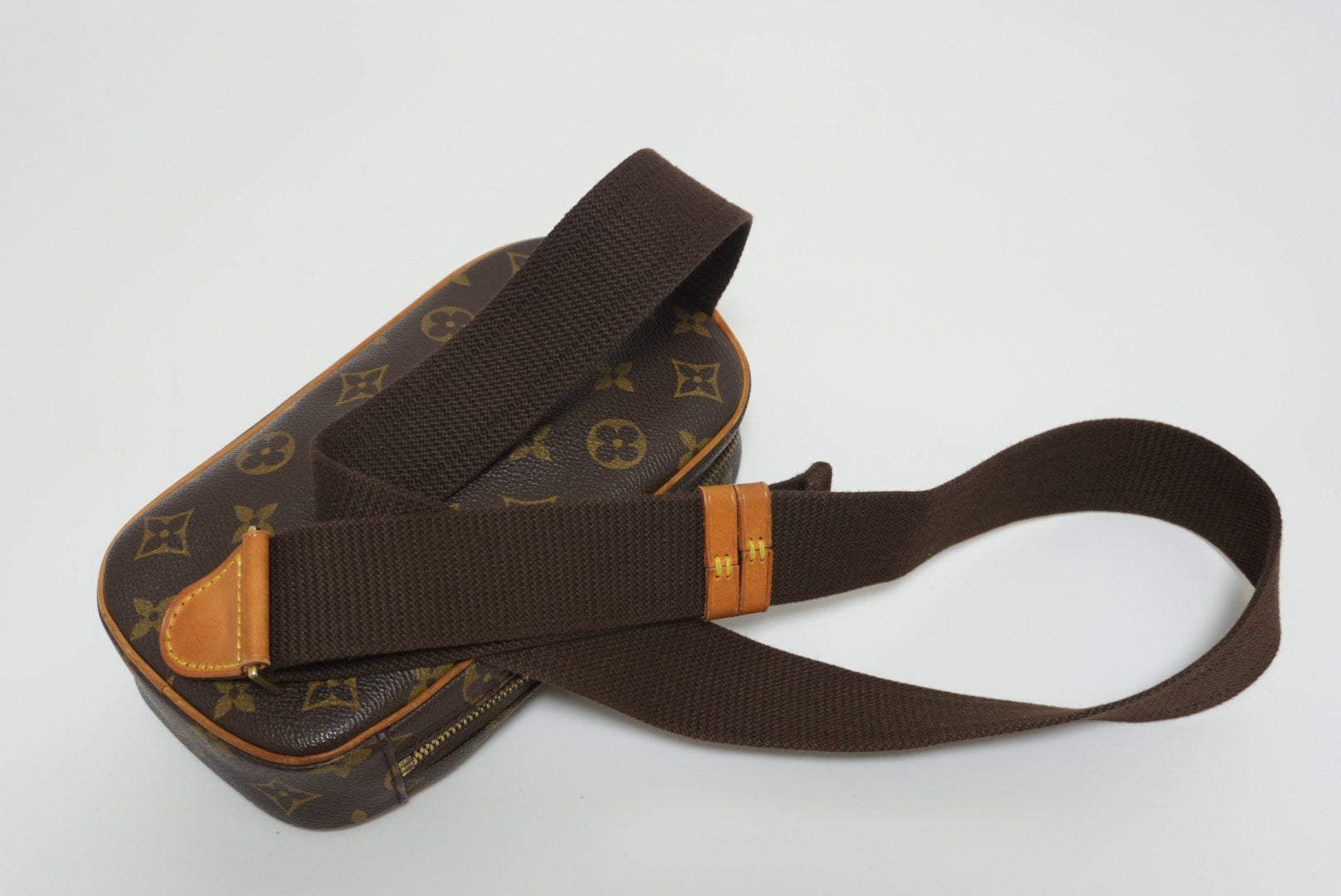 Louis Vuitton Pochette Gange Body Bag Used