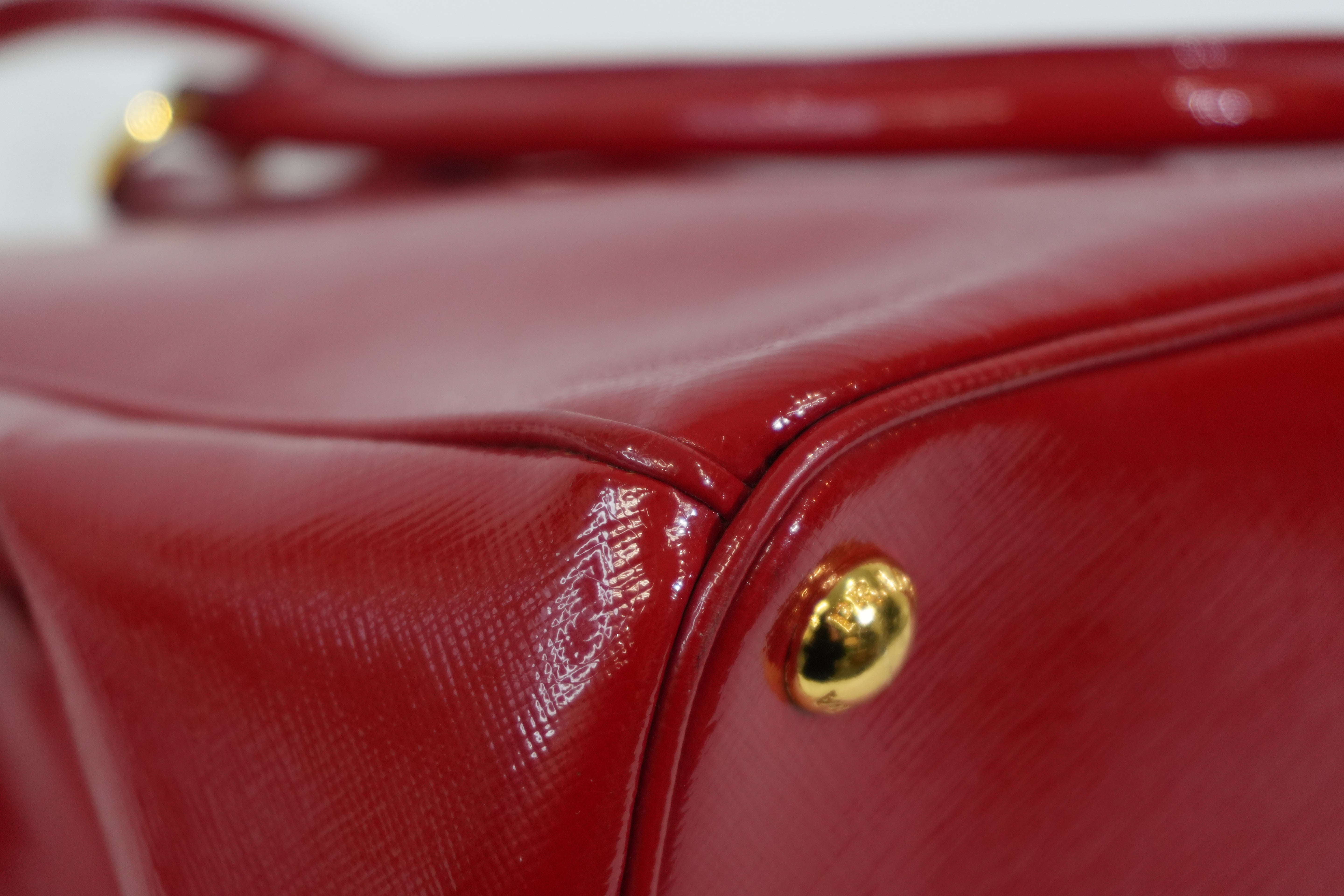 Pre-owned Prada Two Way Saffiano Vernice Galleria Shoulder Bag Red