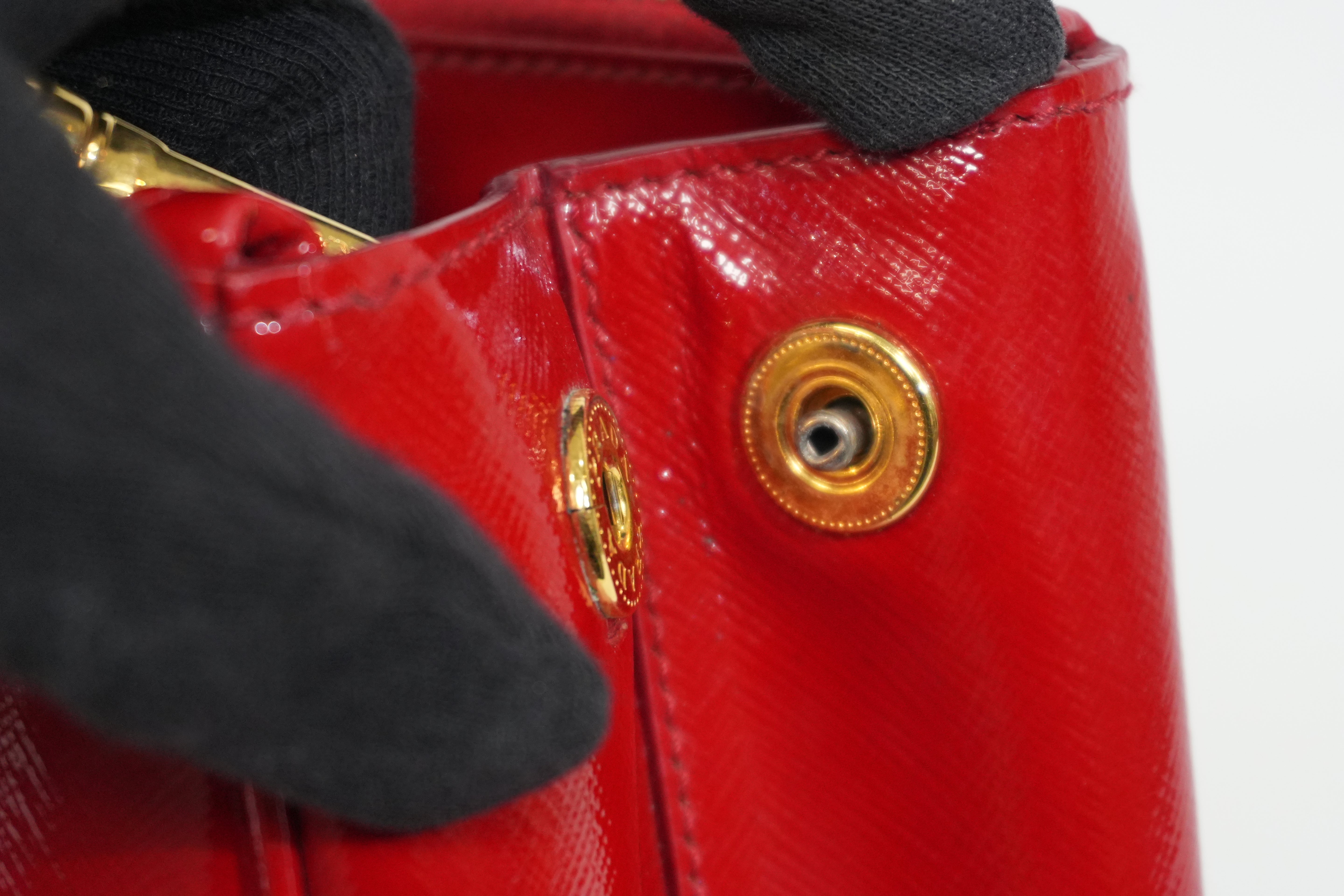 Pre-owned Prada Two Way Saffiano Vernice Galleria Shoulder Bag Red