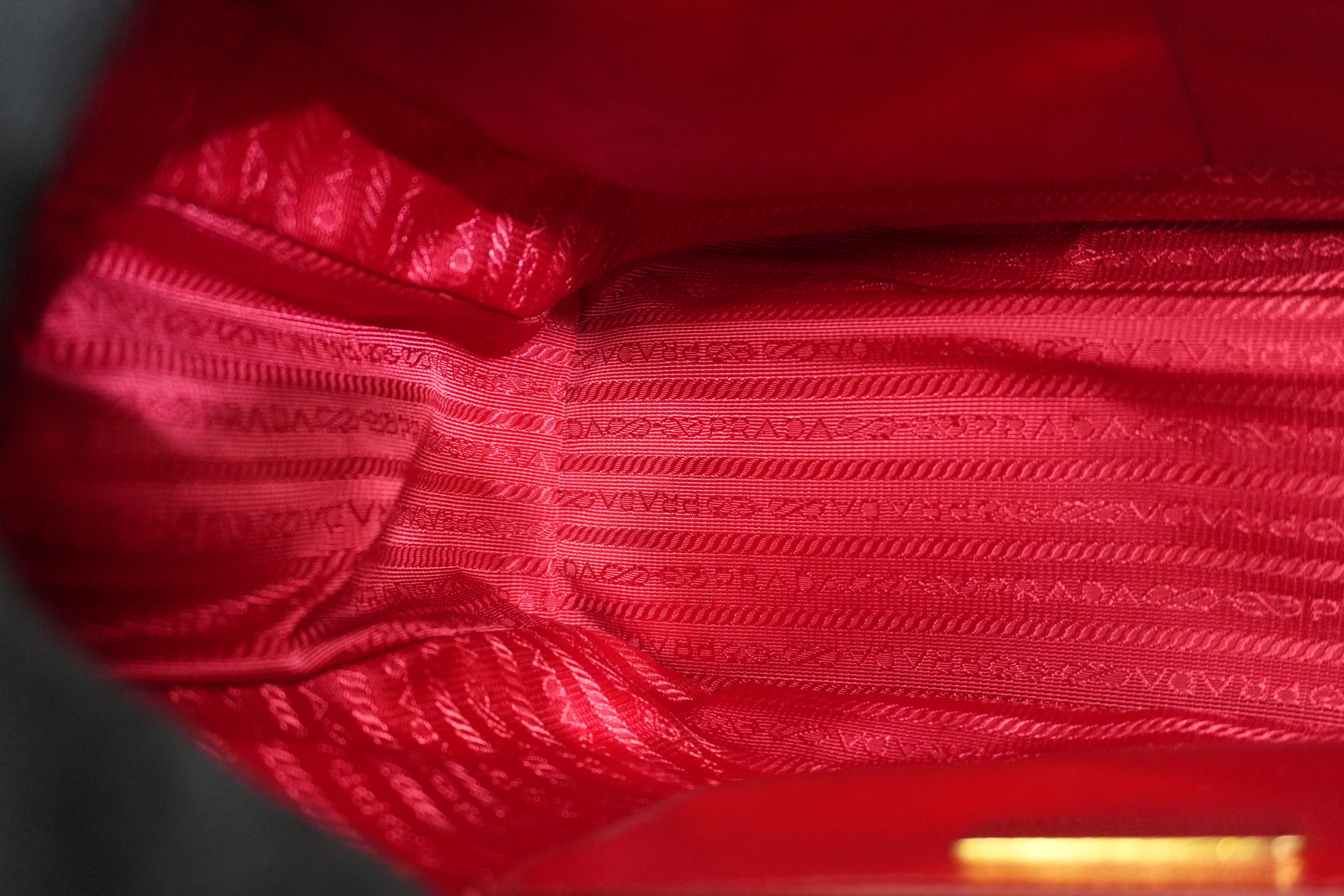 Pre-owned Prada Two Way Saffiano Vernice Galleria Shoulder Bag Red