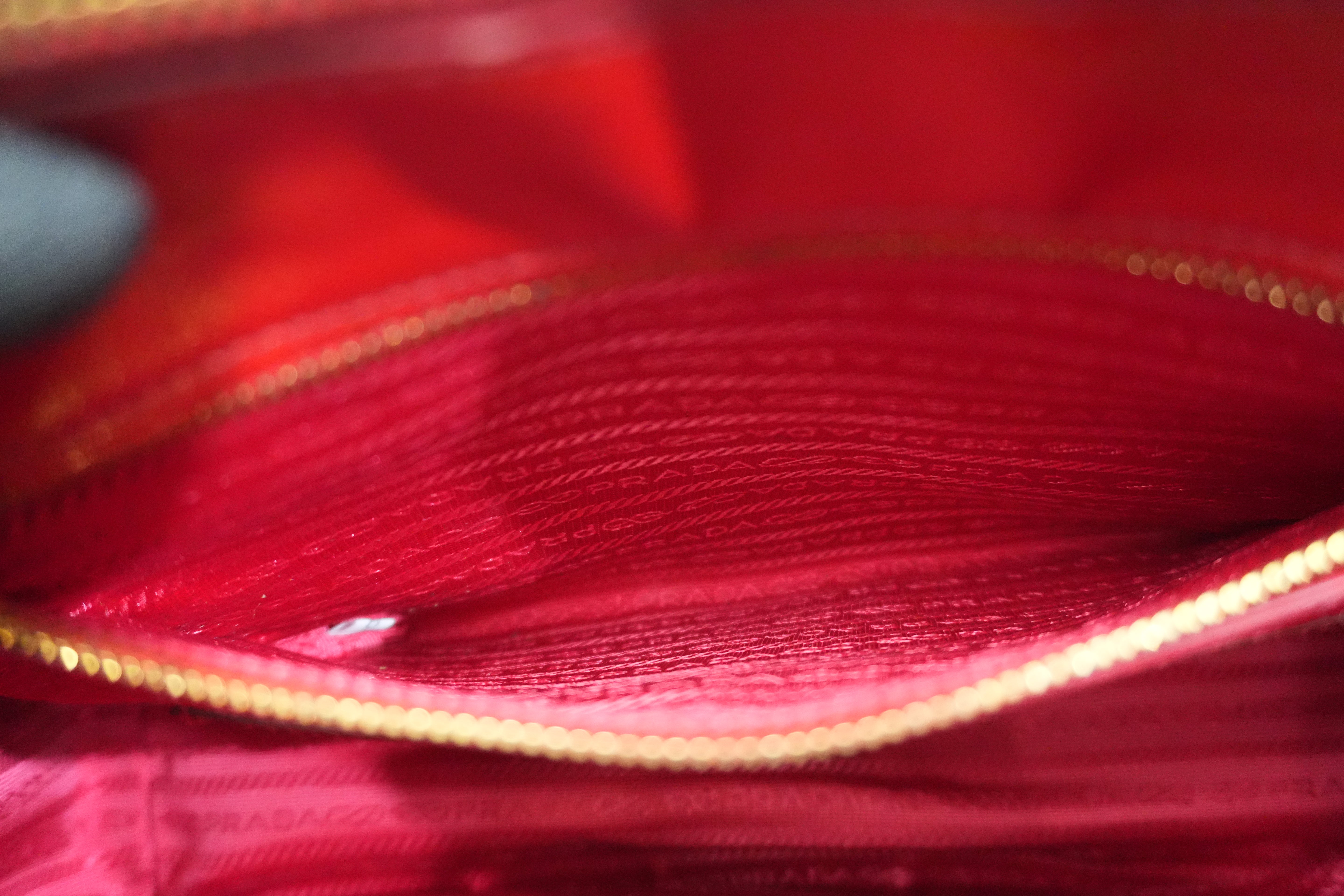 Pre-owned Prada Two Way Saffiano Vernice Galleria Shoulder Bag Red