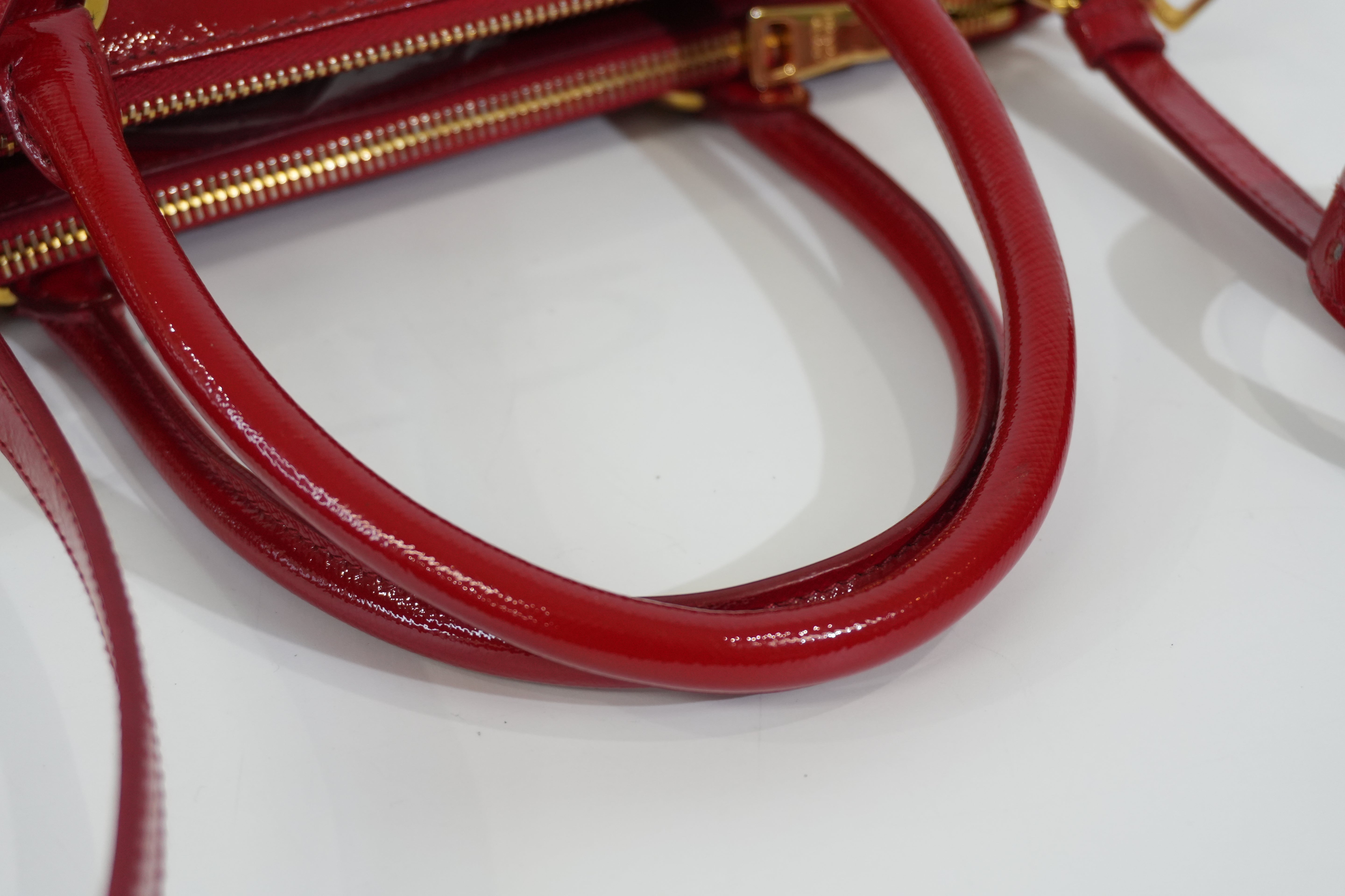 Pre-owned Prada Two Way Saffiano Vernice Galleria Shoulder Bag Red