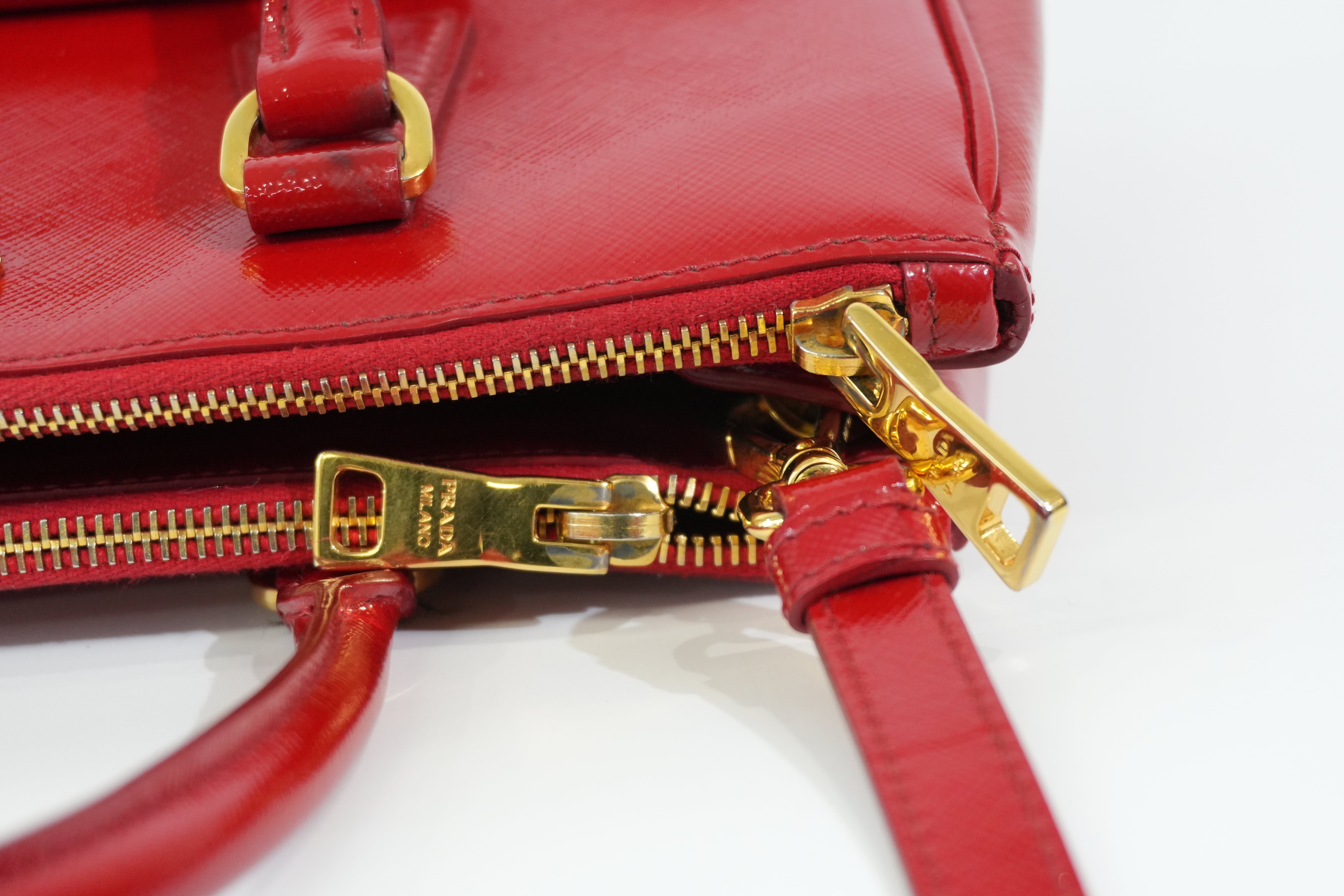 Pre-owned Prada Two Way Saffiano Vernice Galleria Shoulder Bag Red