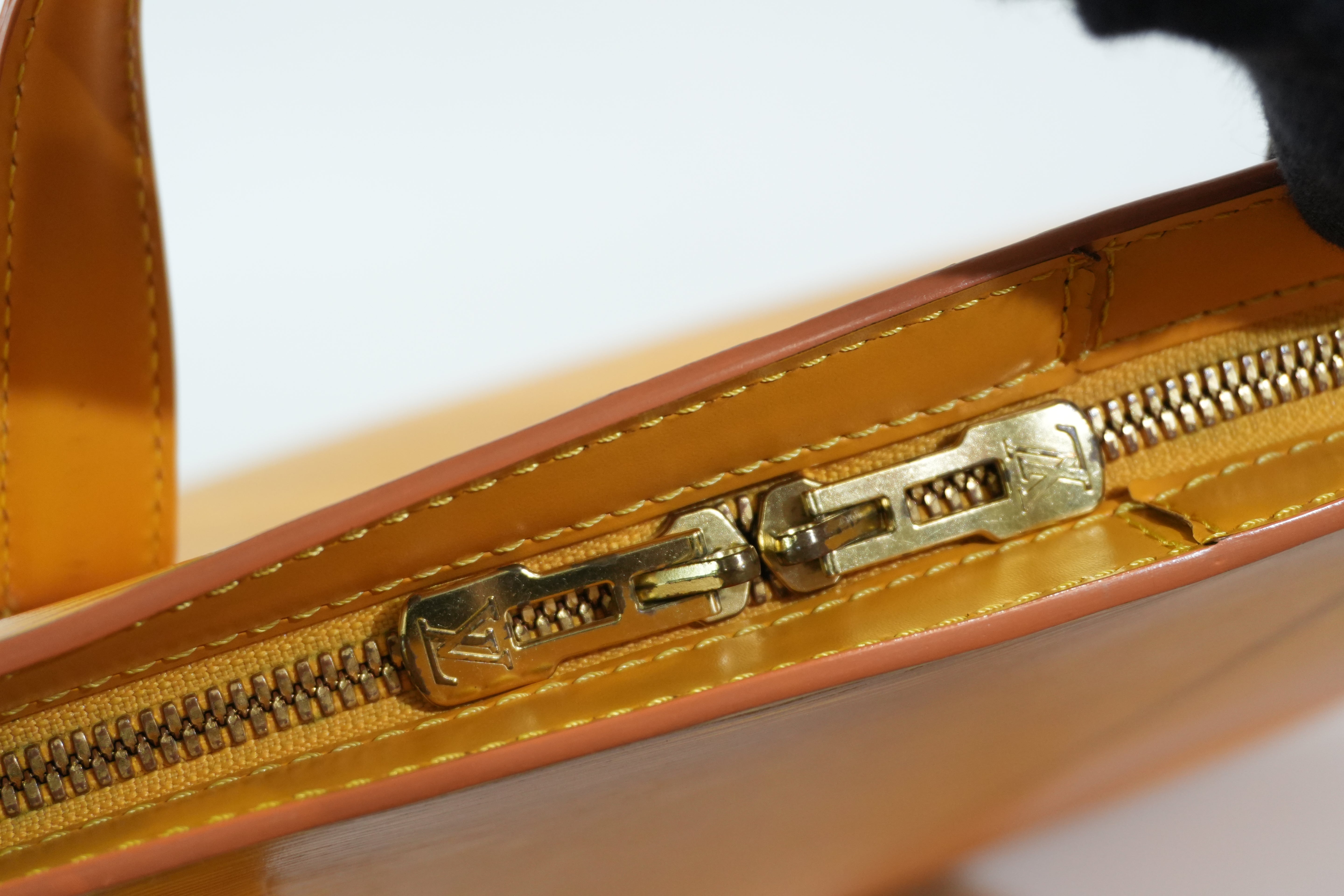 Pre-owned Louis Vuitton Epi Lussac Shoulder Bag Yellow