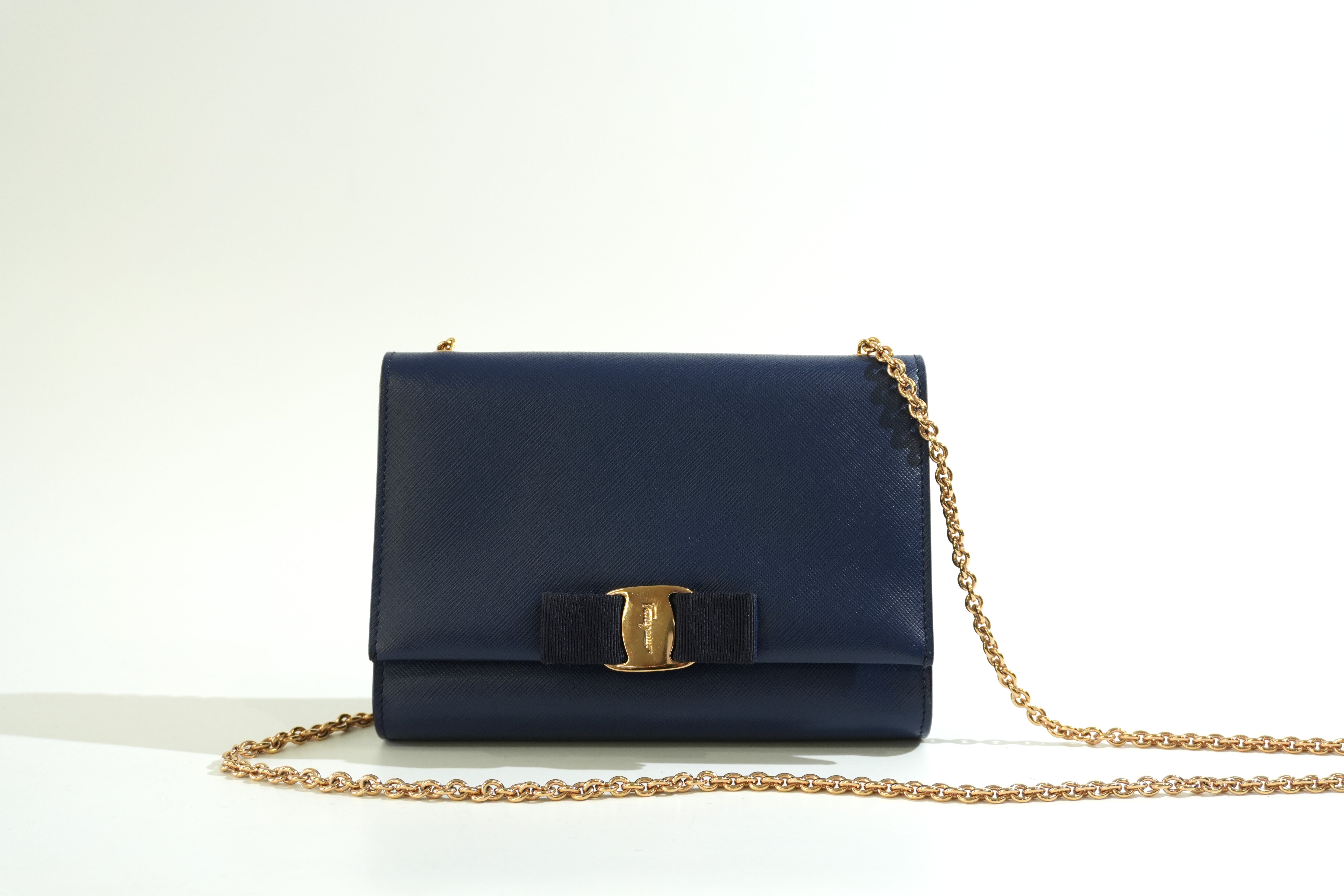 Pre-owned Ferragamo Chain Crossbody Bag Blue