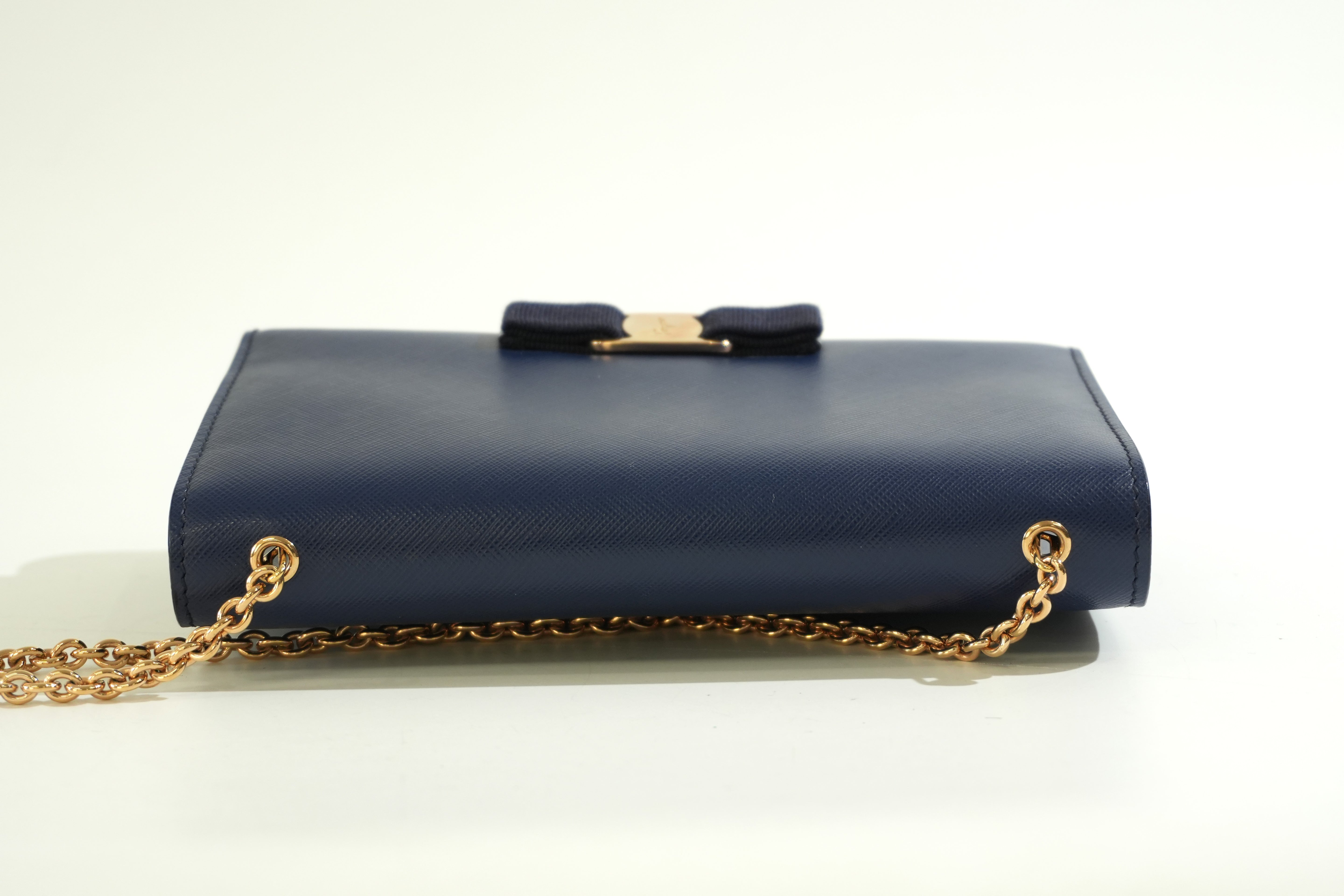 Pre-owned Ferragamo Chain Crossbody Bag Blue
