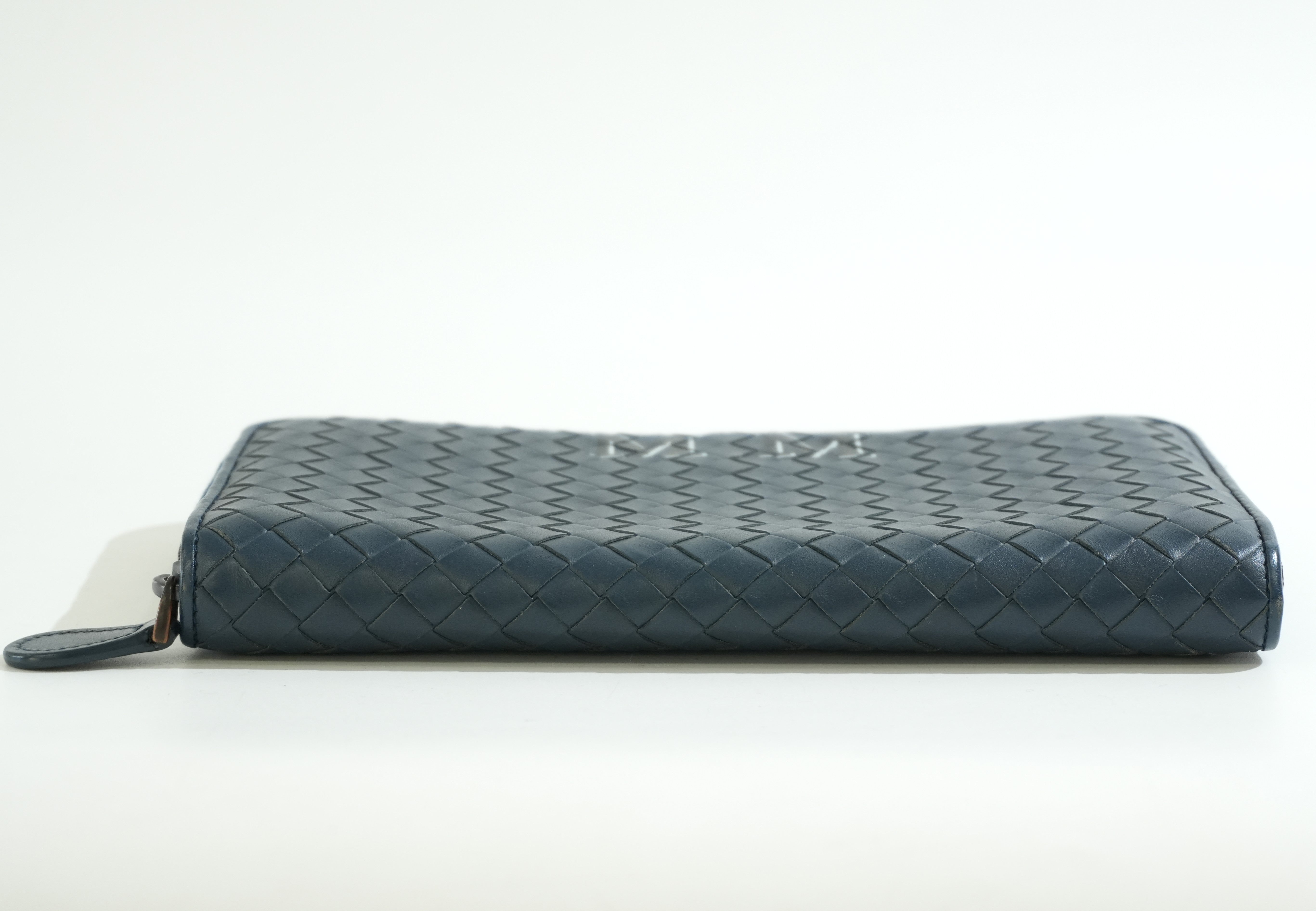 Pre-owned Bottega Intercciato Zippy Organizer Blue