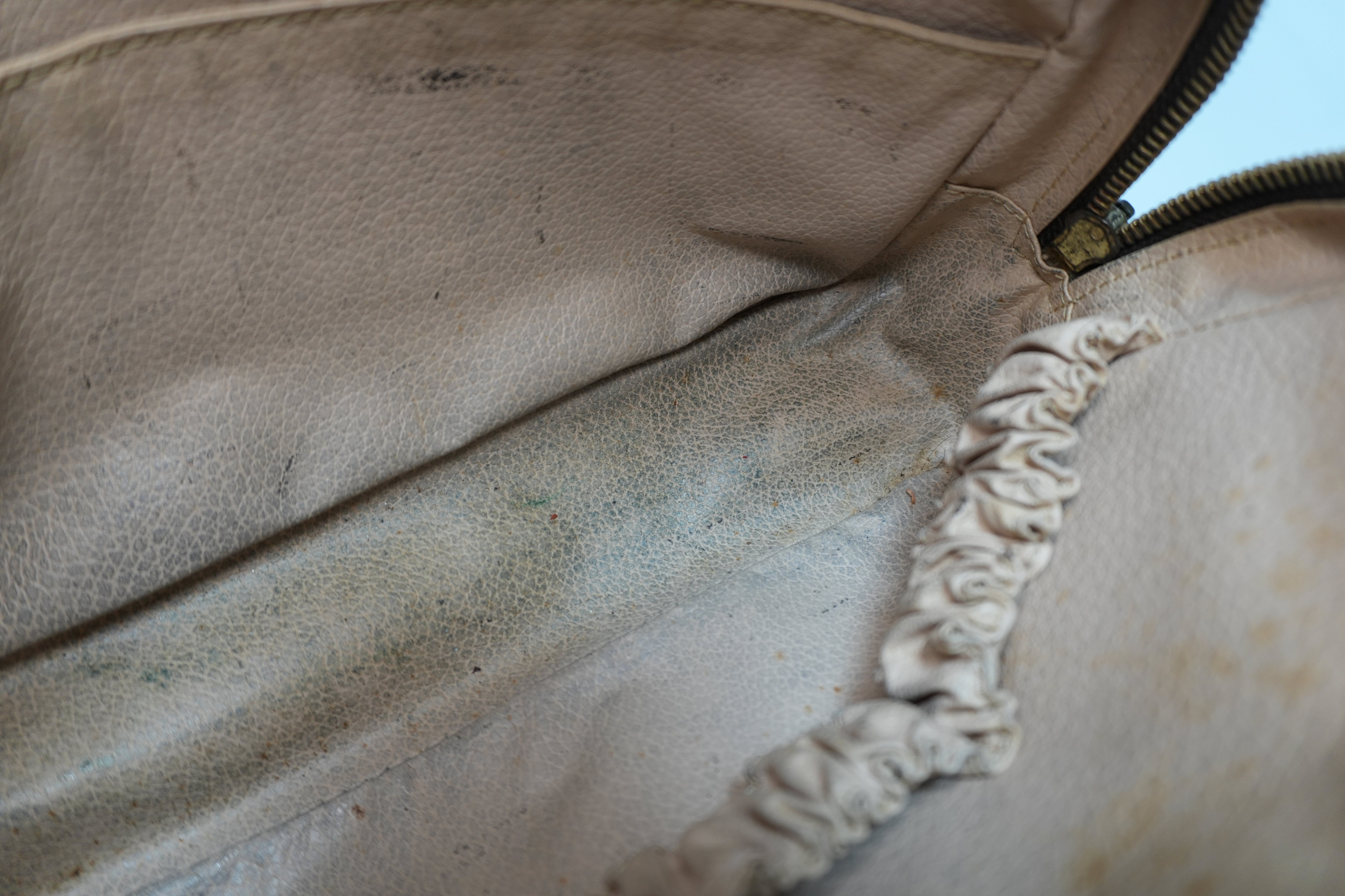 Louis Vuitton Monogram Trousse 23 Canvas Used