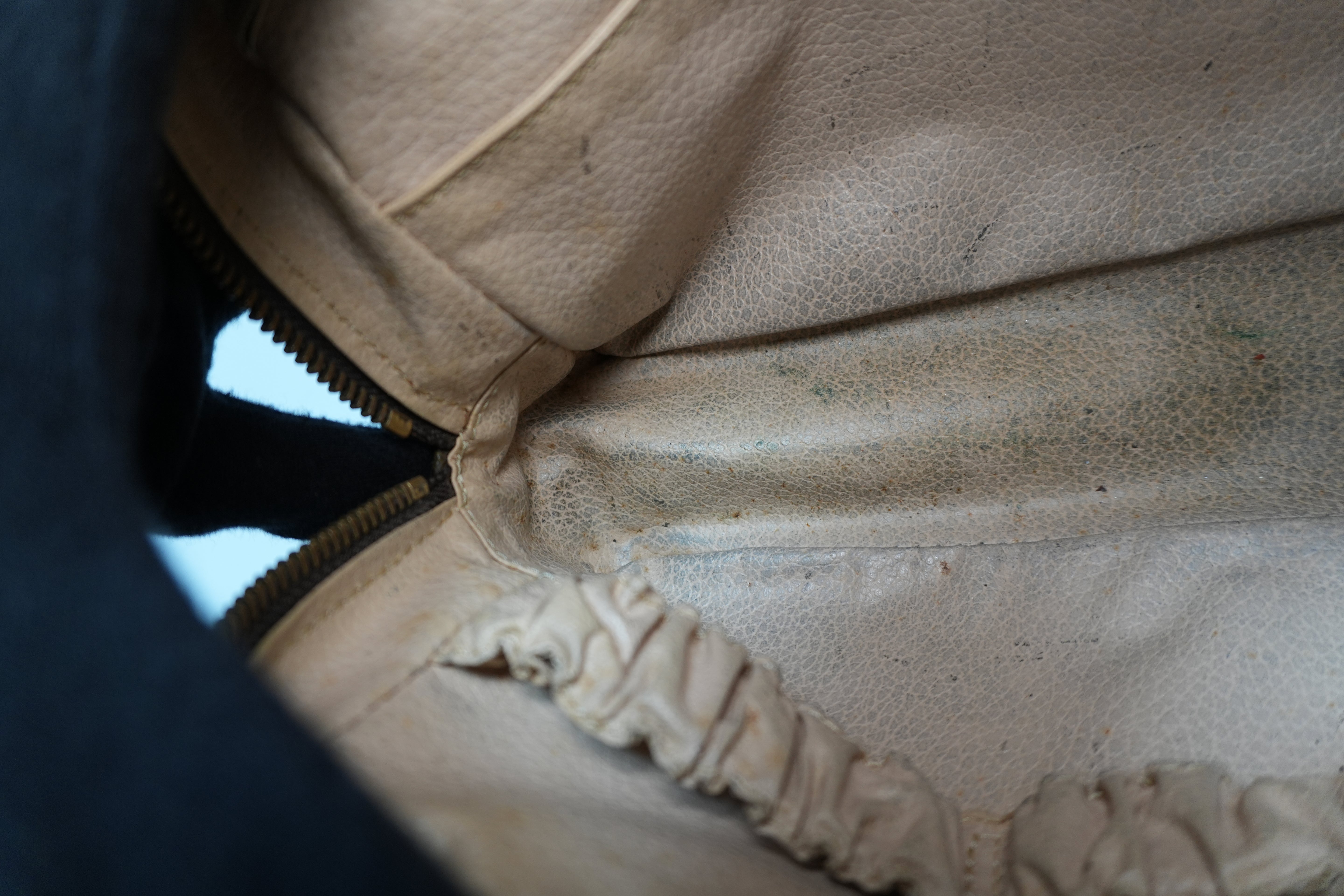 Louis Vuitton Monogram Trousse 23 Canvas Used