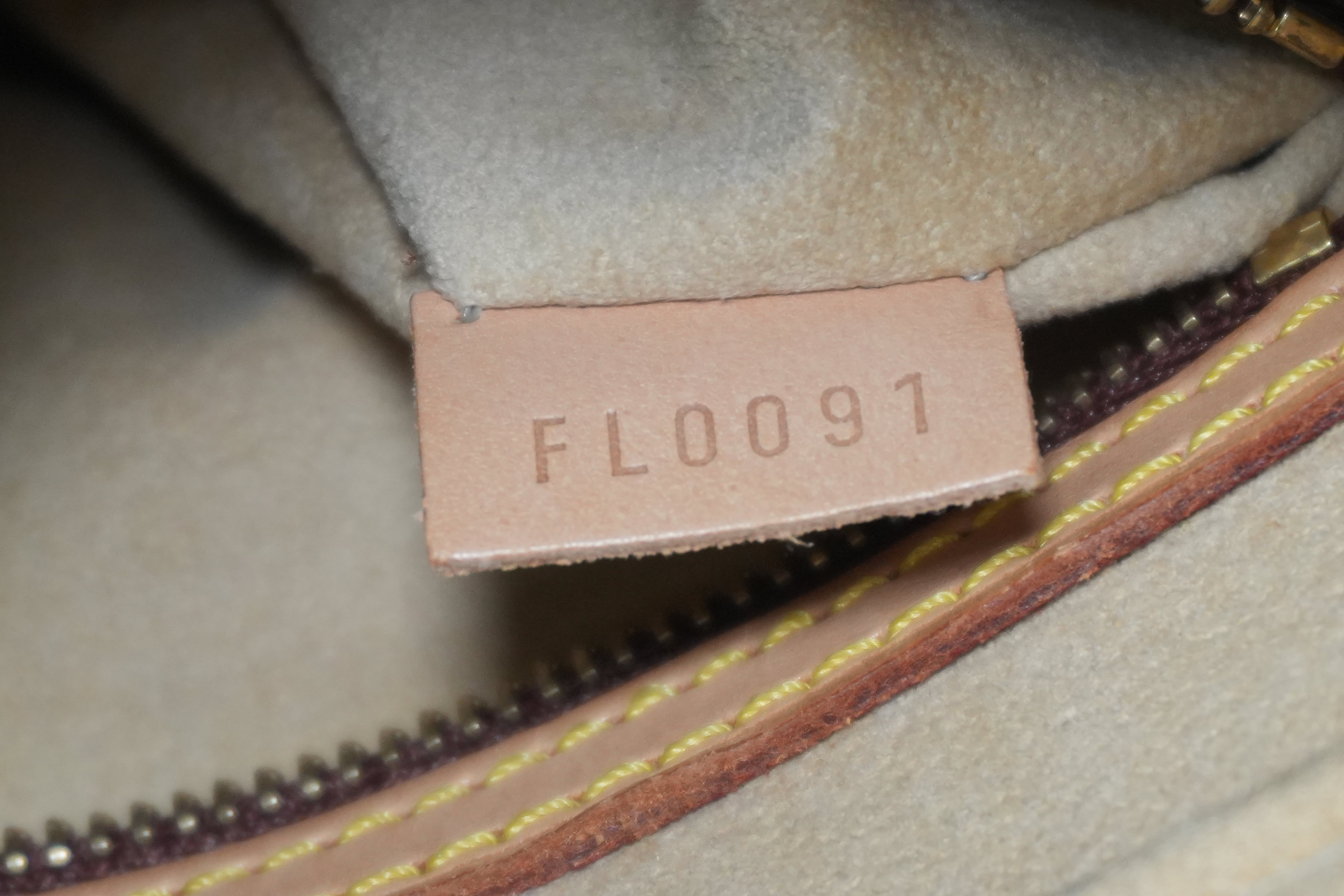 Pre-owned Louis Vuitton Monogram Looping MM Shoulder Bag