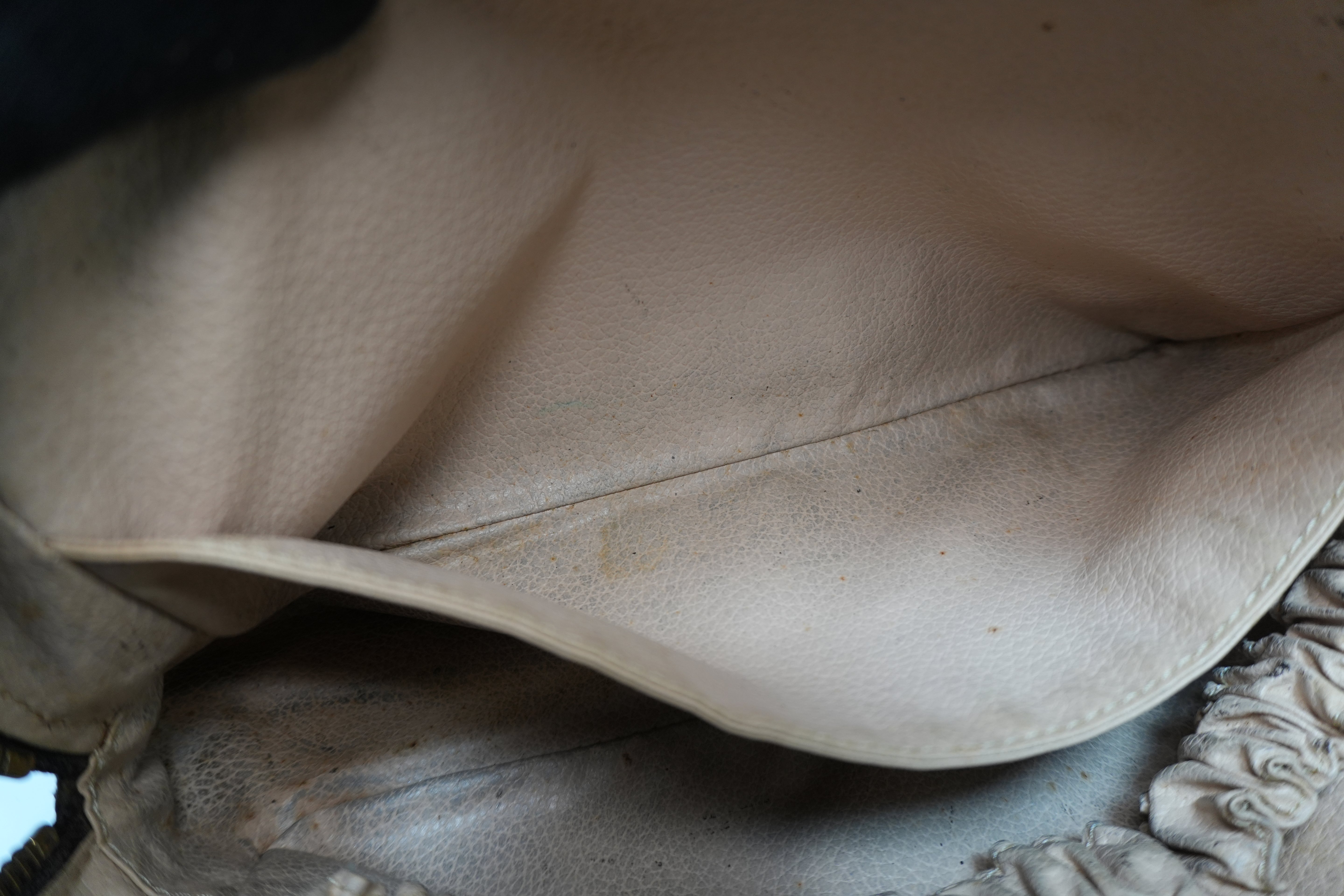 Louis Vuitton Monogram Trousse 23 Canvas Used