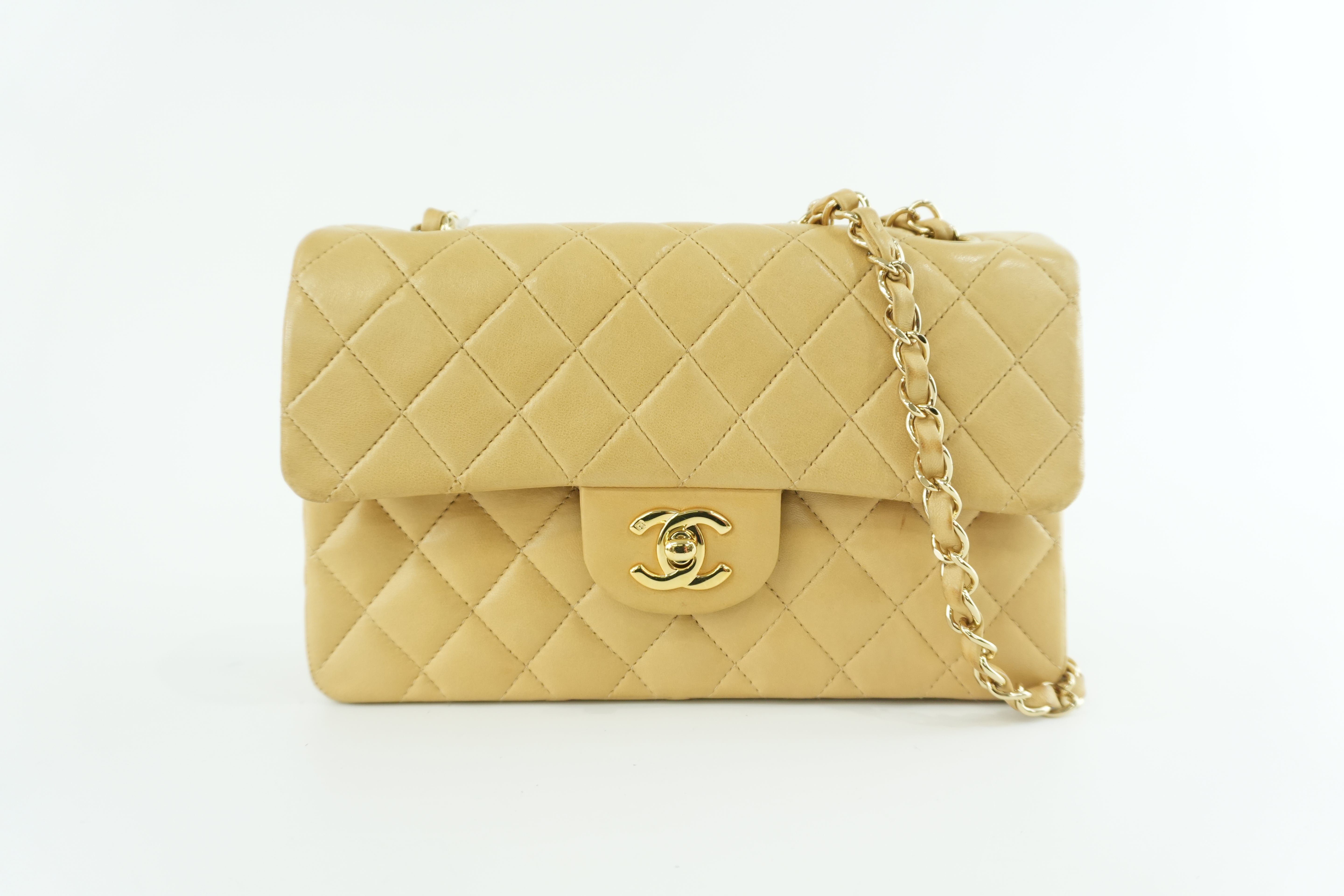 Chanel Matelasse Lamb Skin Chain Shoulder Bag Beige Used