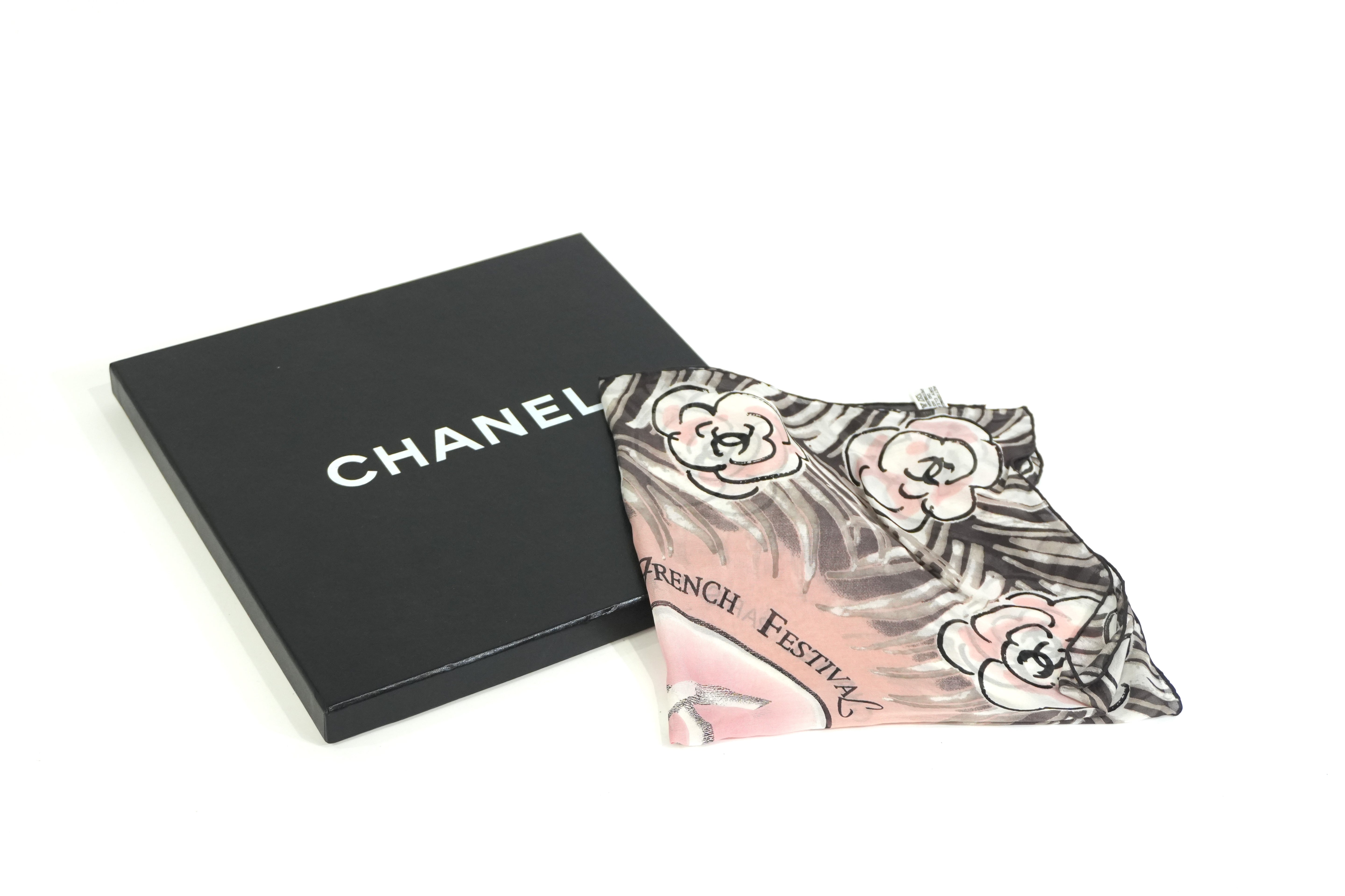 Pre-owned Chanel Silk Scarf Black and Pink