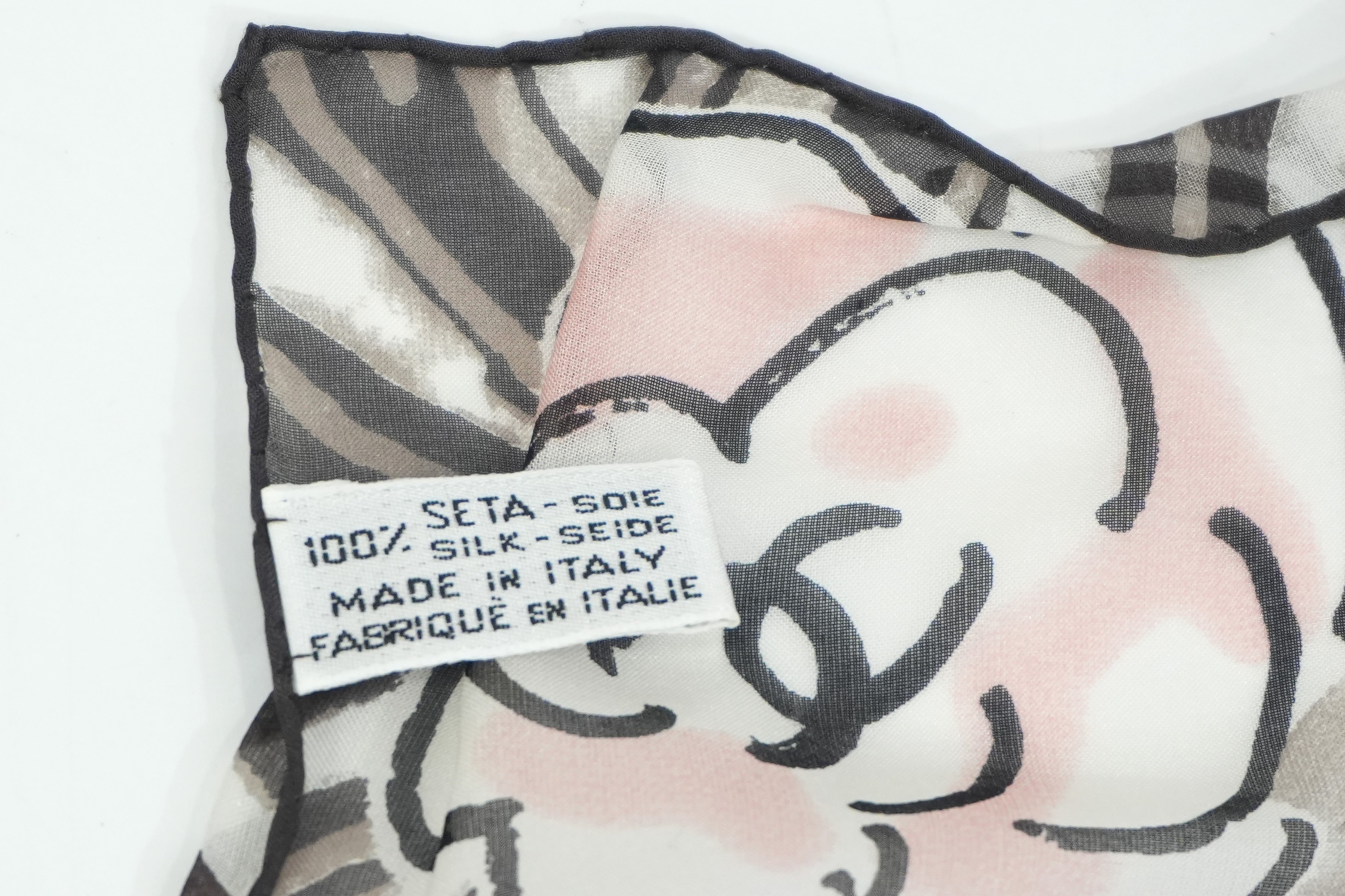 Pre-owned Chanel Silk Scarf Black and Pink
