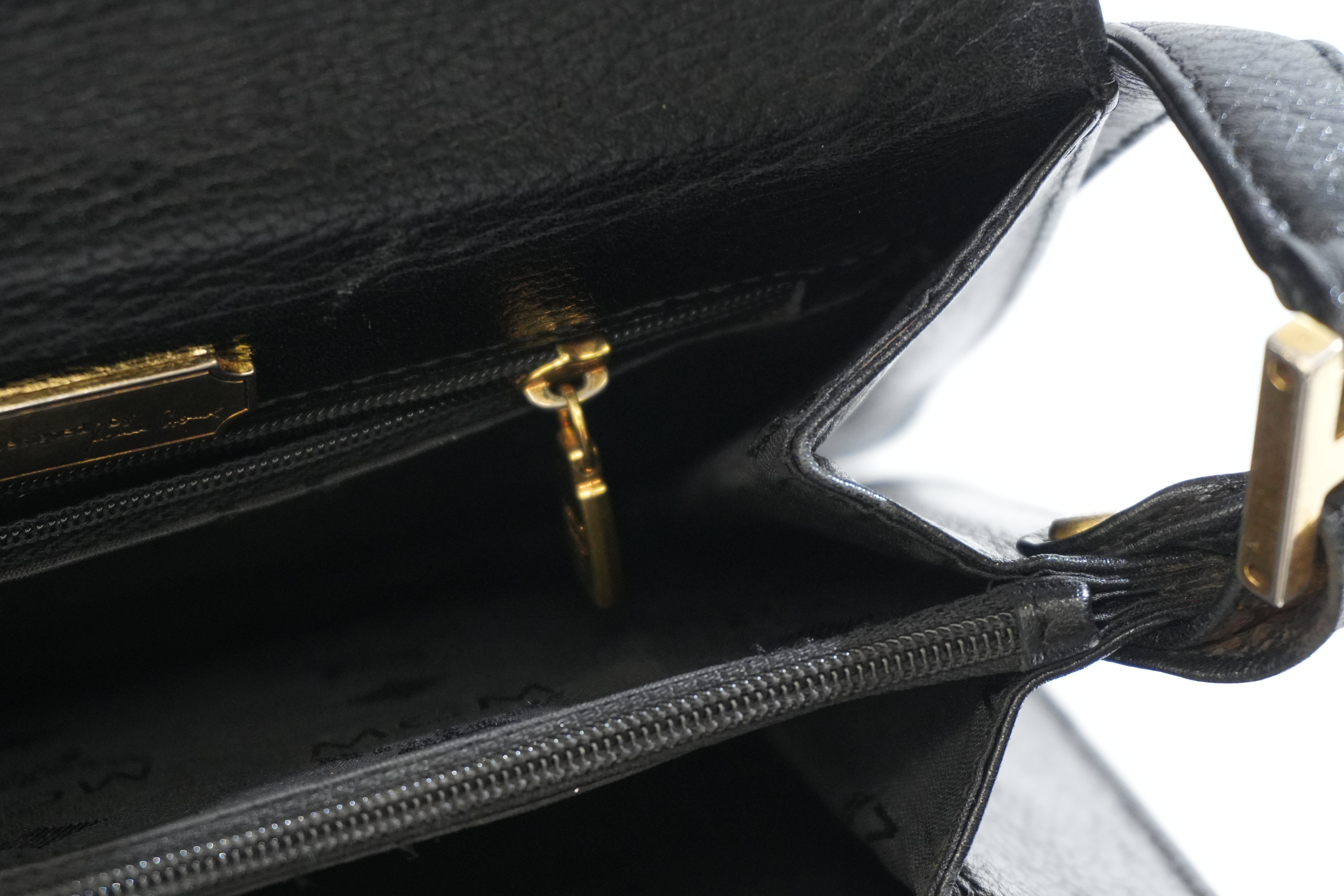 Pre-owned MCM Crossbody Bag Black