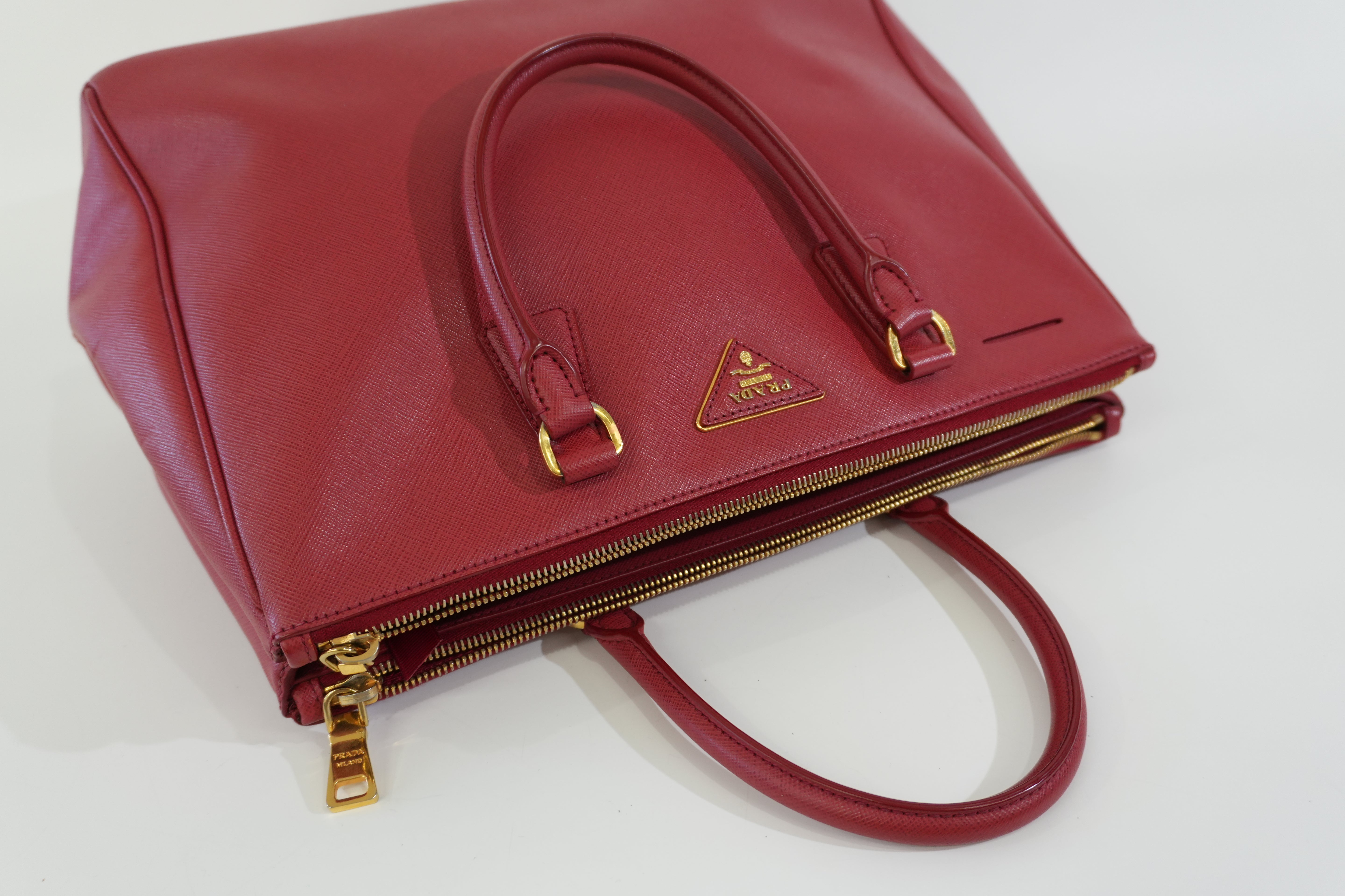 Pre-owned Prada Saffiano Handbag Red