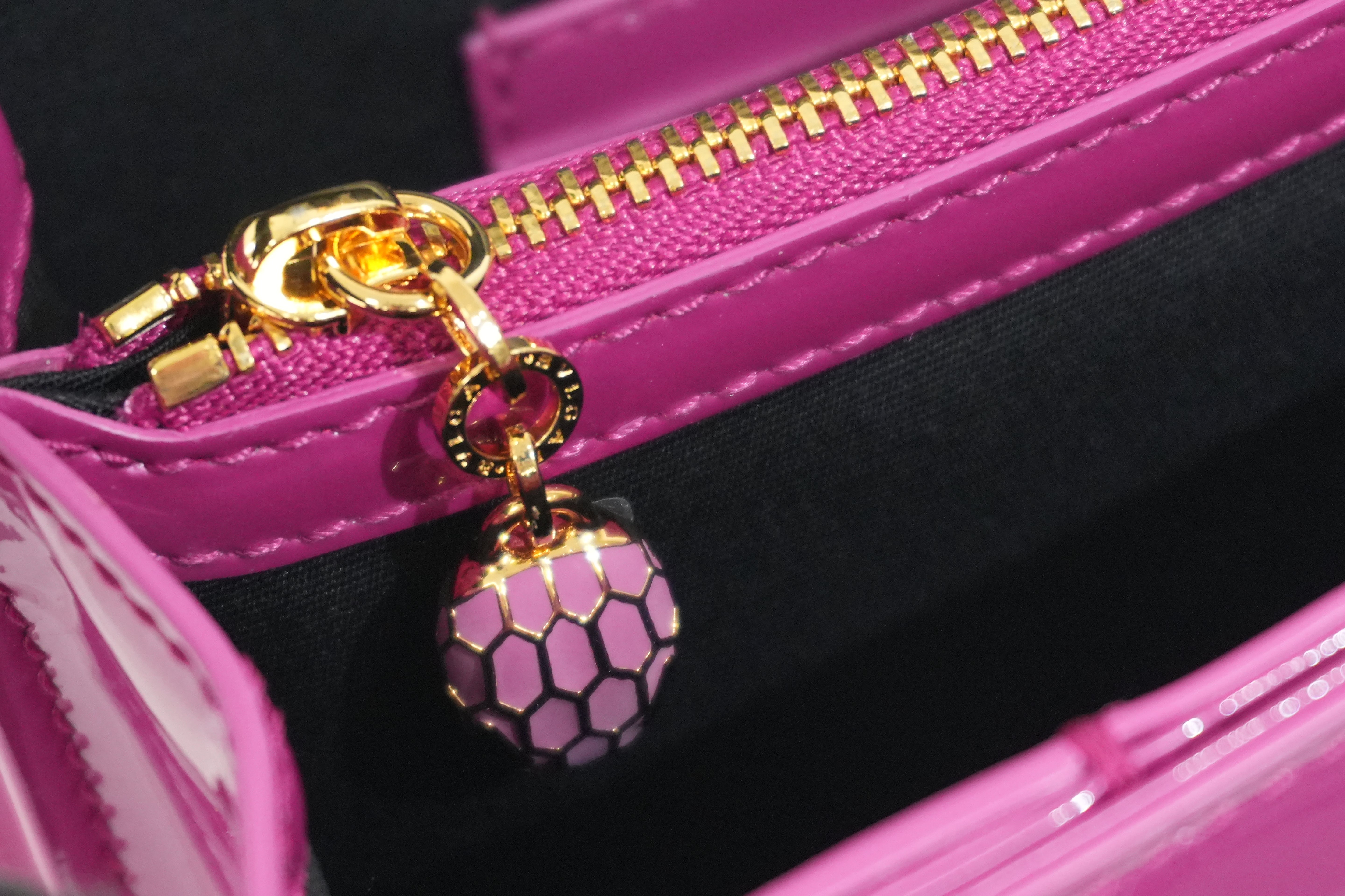 Pre-owned Bulgari Patent Serpenti Two Way Shoulder Bag Pink