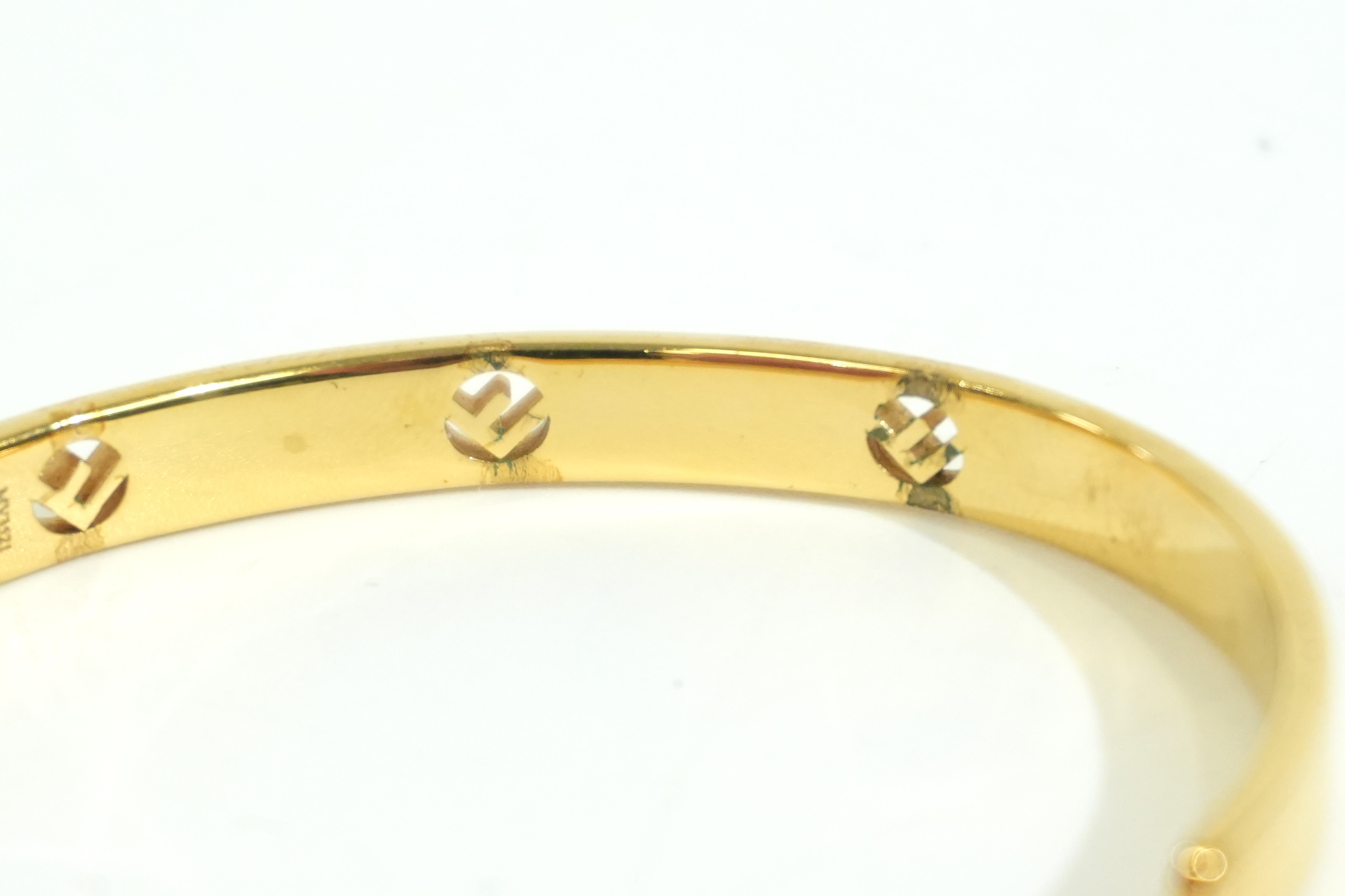 Pre-owned Fendi Bangle Gold tone