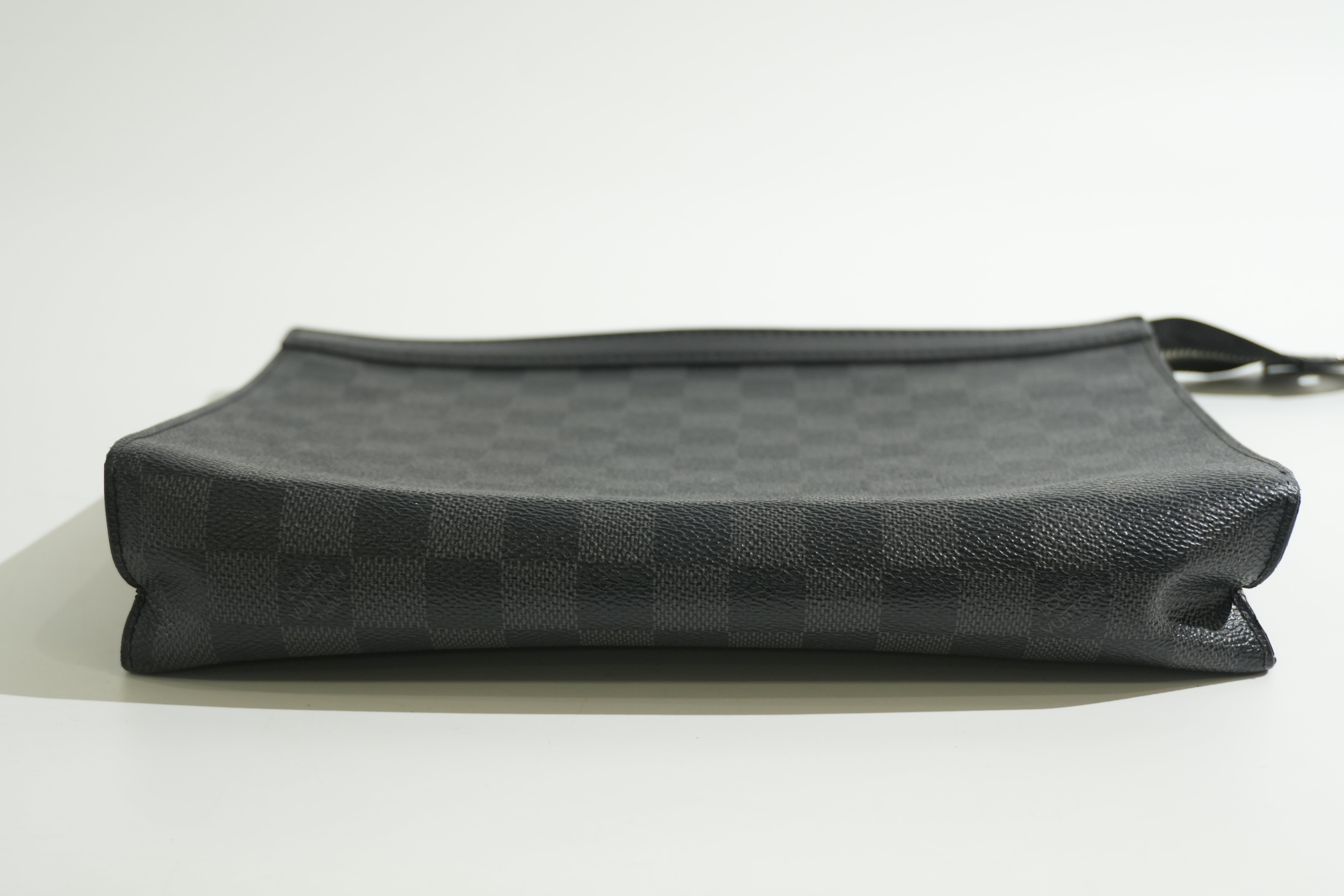 Pre-owned Louis Vuitton Damier Graphite Pochette Voyage MM Clutch Bag