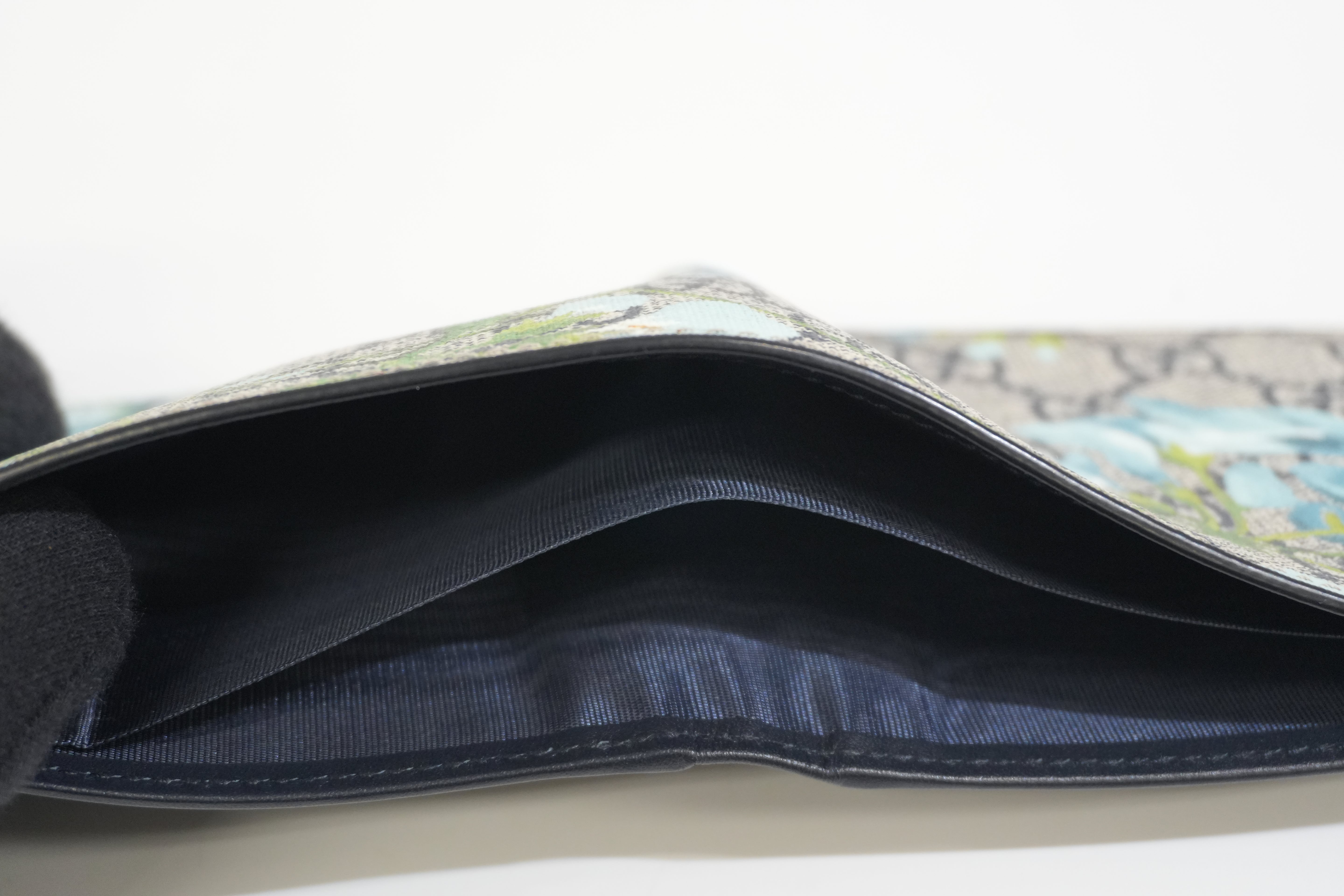 Pre-owned Gucci Blooms Bilfold Wallet Blue