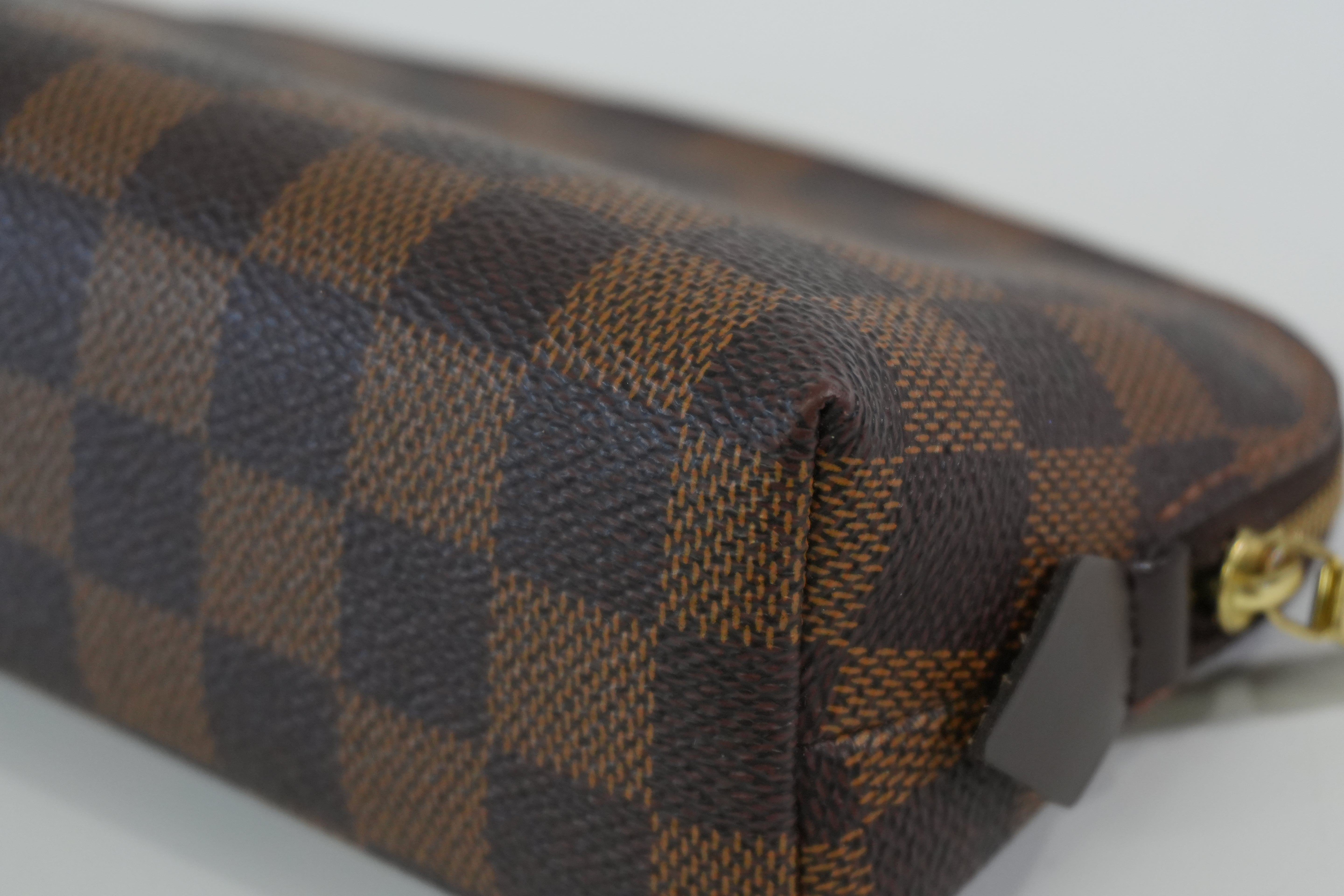 Pre-owned Louis Vuitton Damier Ebene Cosmetic Pouch