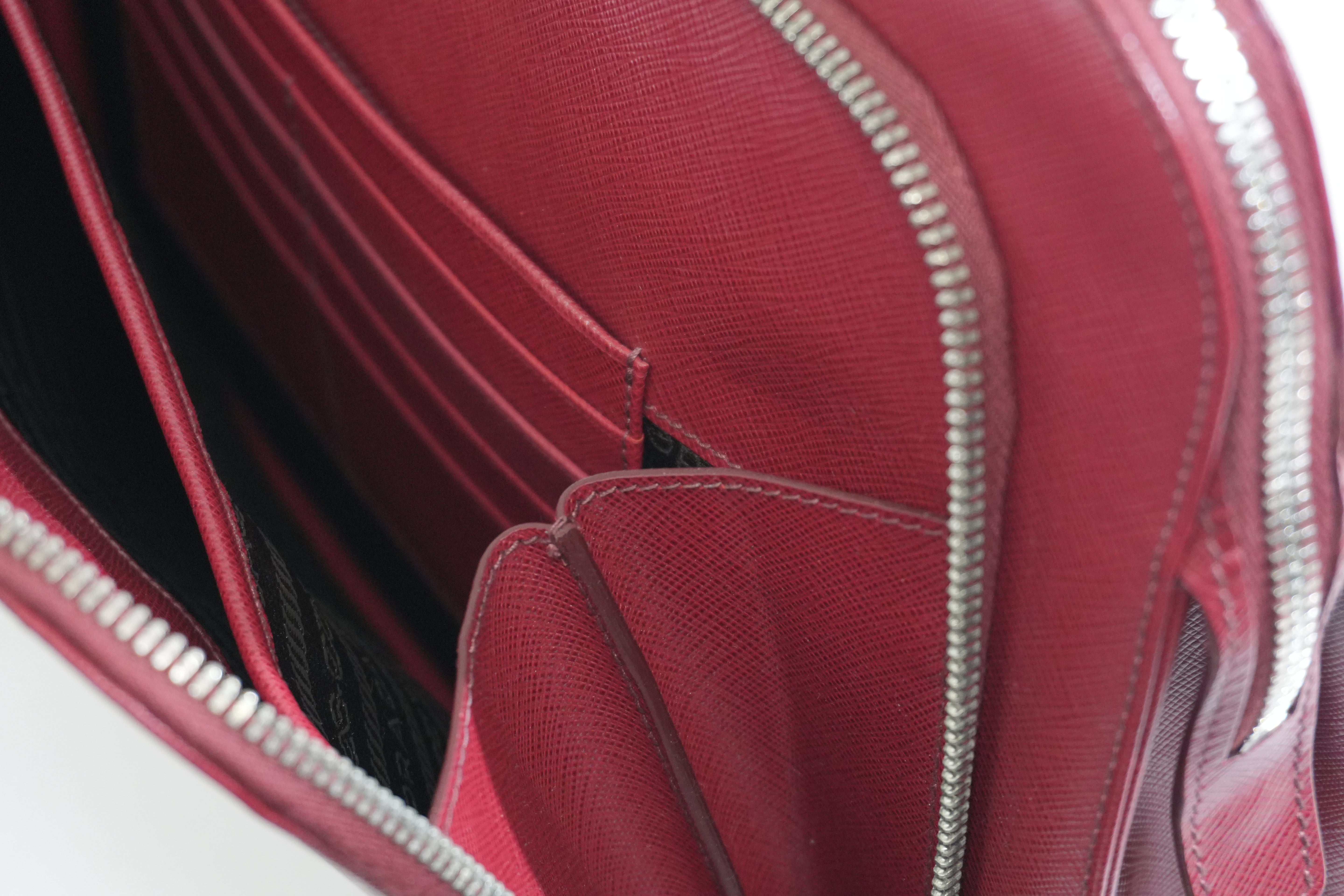 Pre-owned Prada Laptop Handbag Red