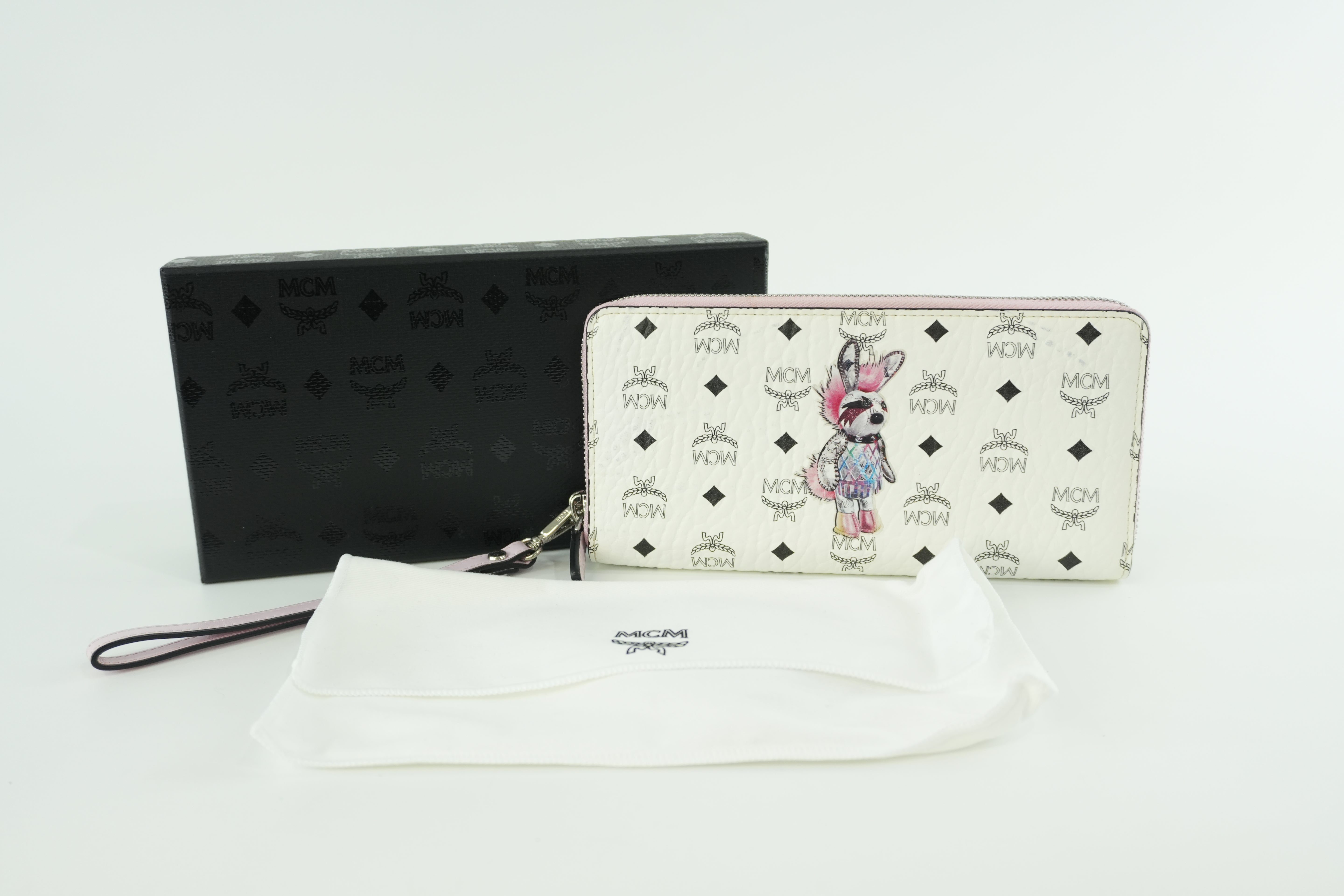 Pre-owned MCM Zippy Long Wallet White