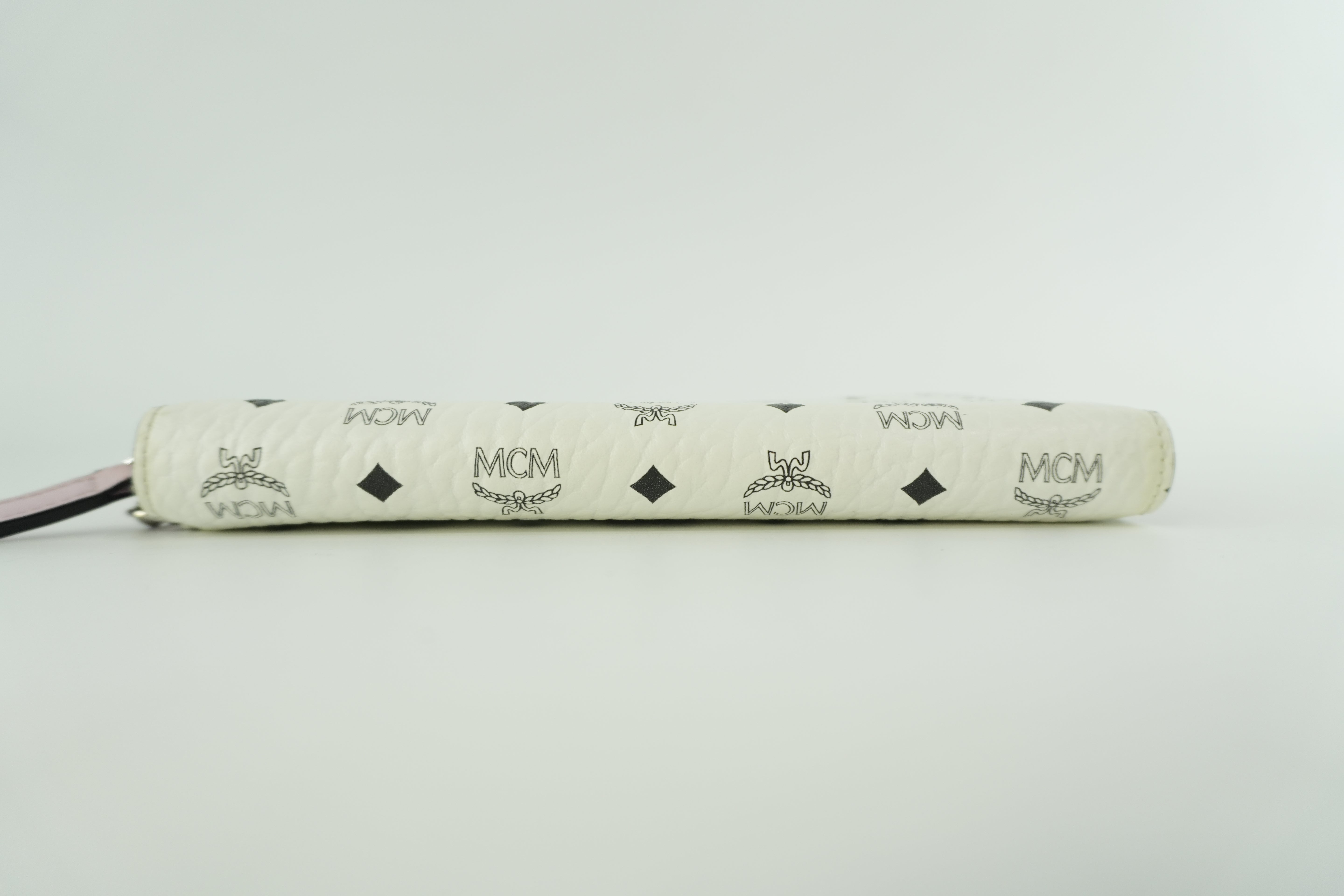 Pre-owned MCM Zippy Long Wallet White