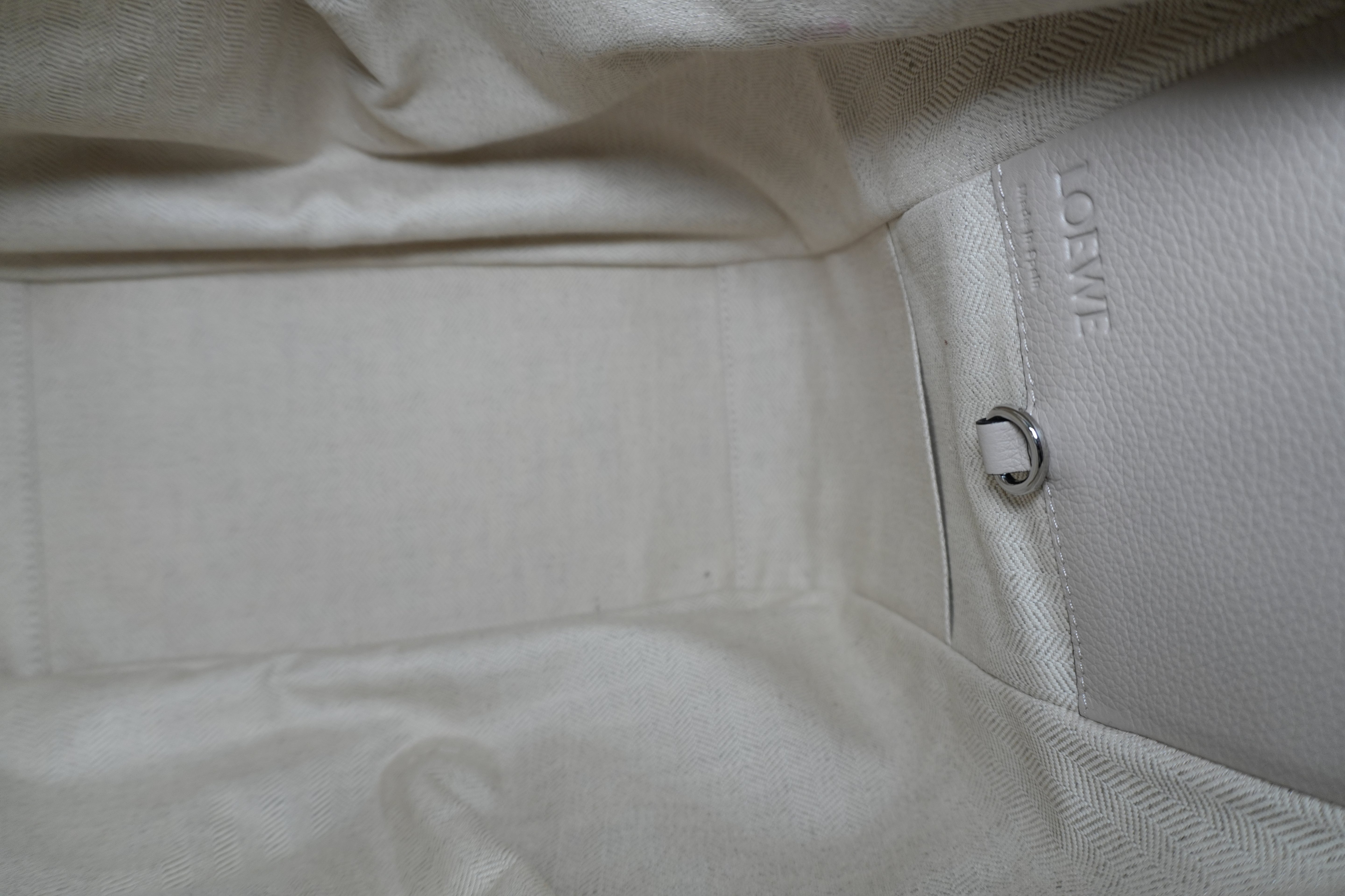 Pre-owned Loewe Hammock Shoulder Bag Ivory