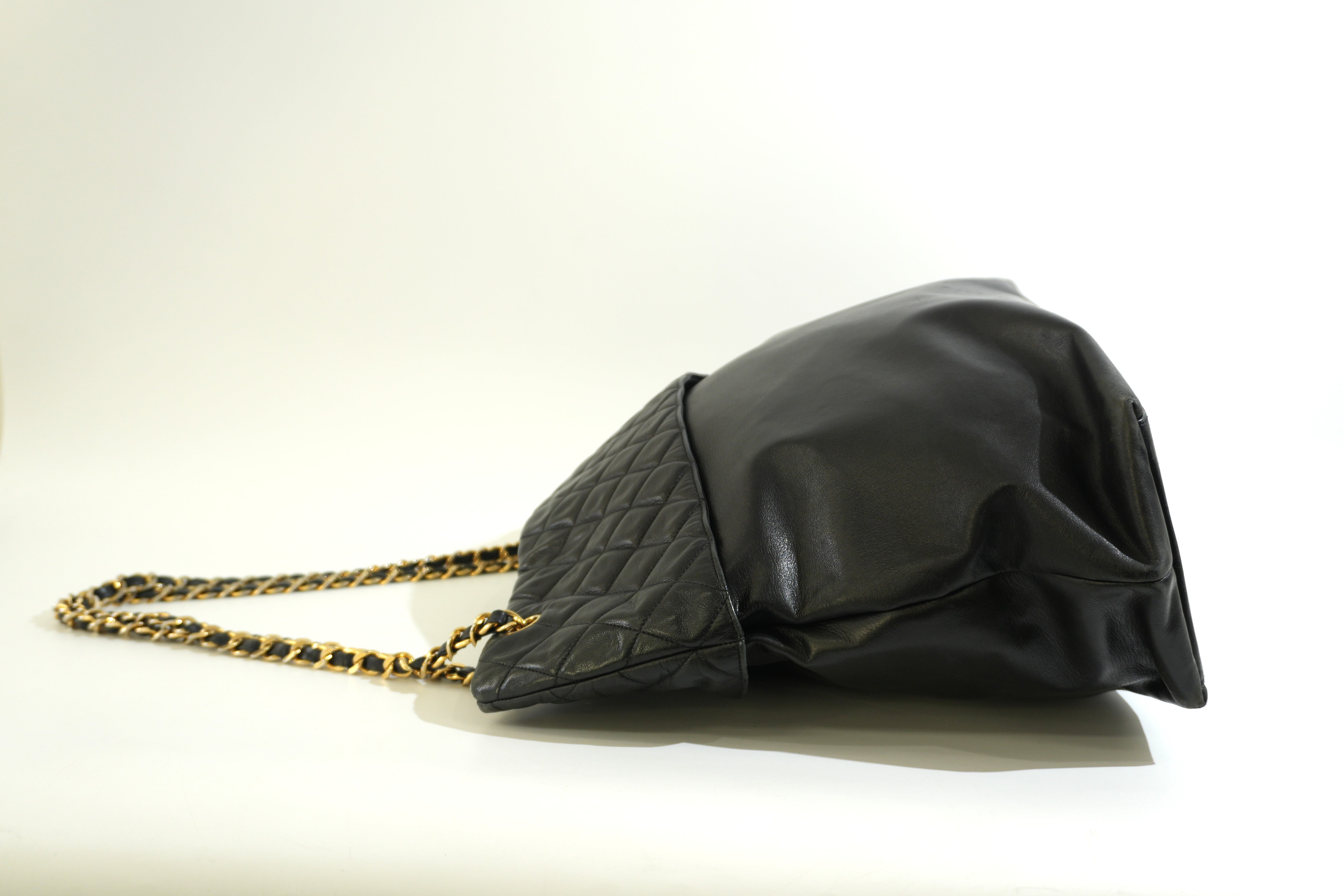 Pre-owned Chanel Lambskin Leather Huge Chain Tote Bag Black