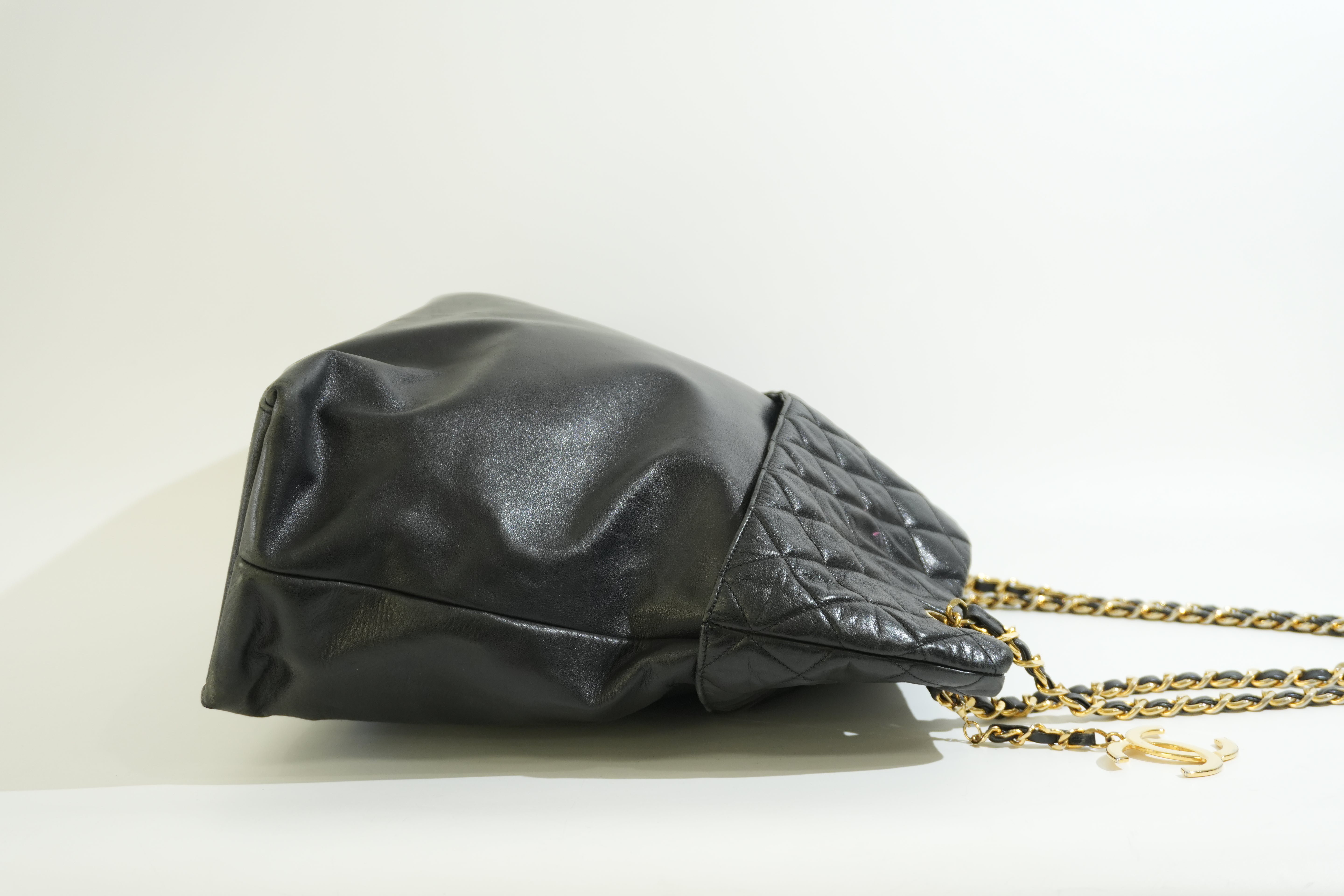 Pre-owned Chanel Lambskin Leather Huge Chain Tote Bag Black