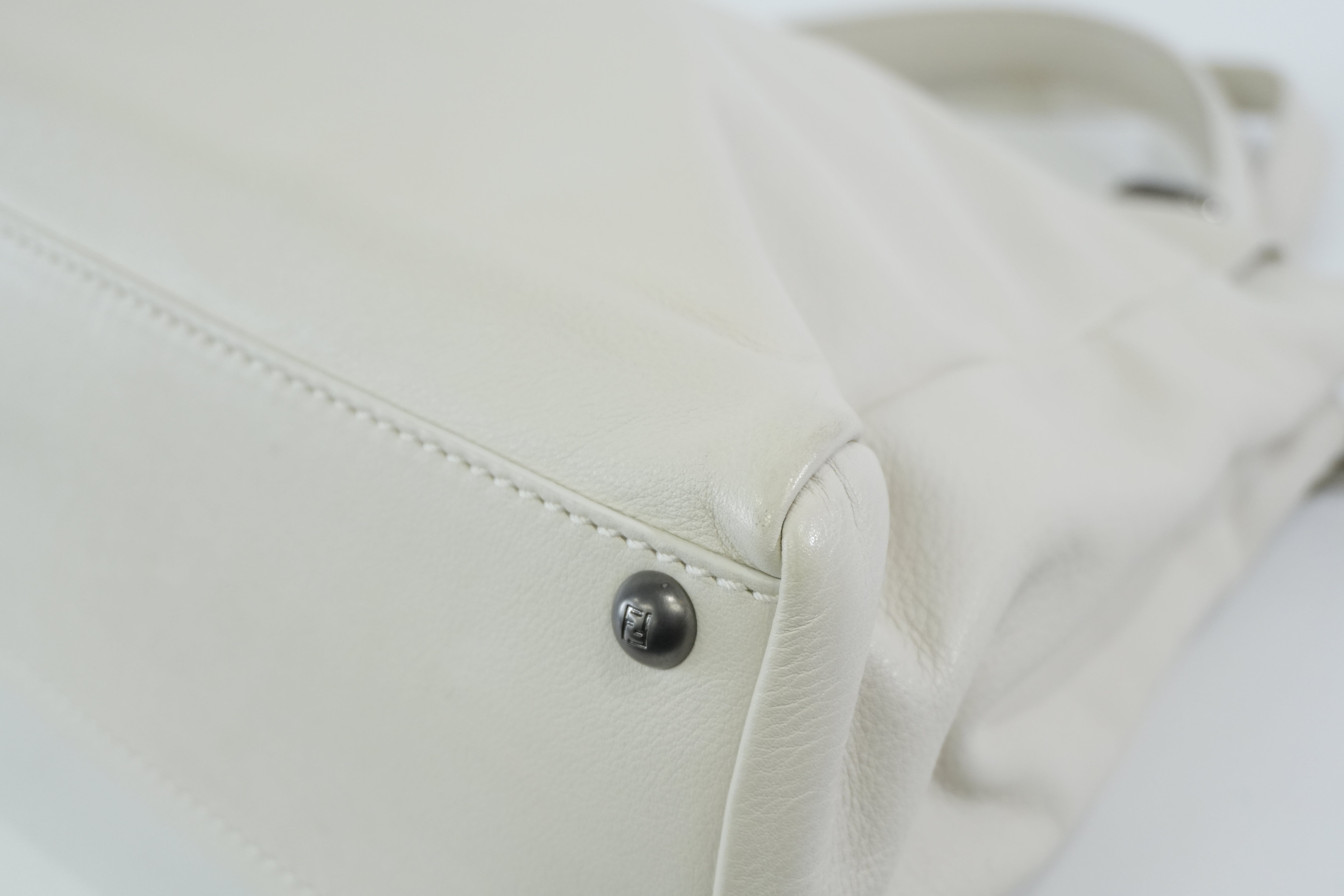 Pre-owned Fendi Peek a Boo Shoulder Bag White