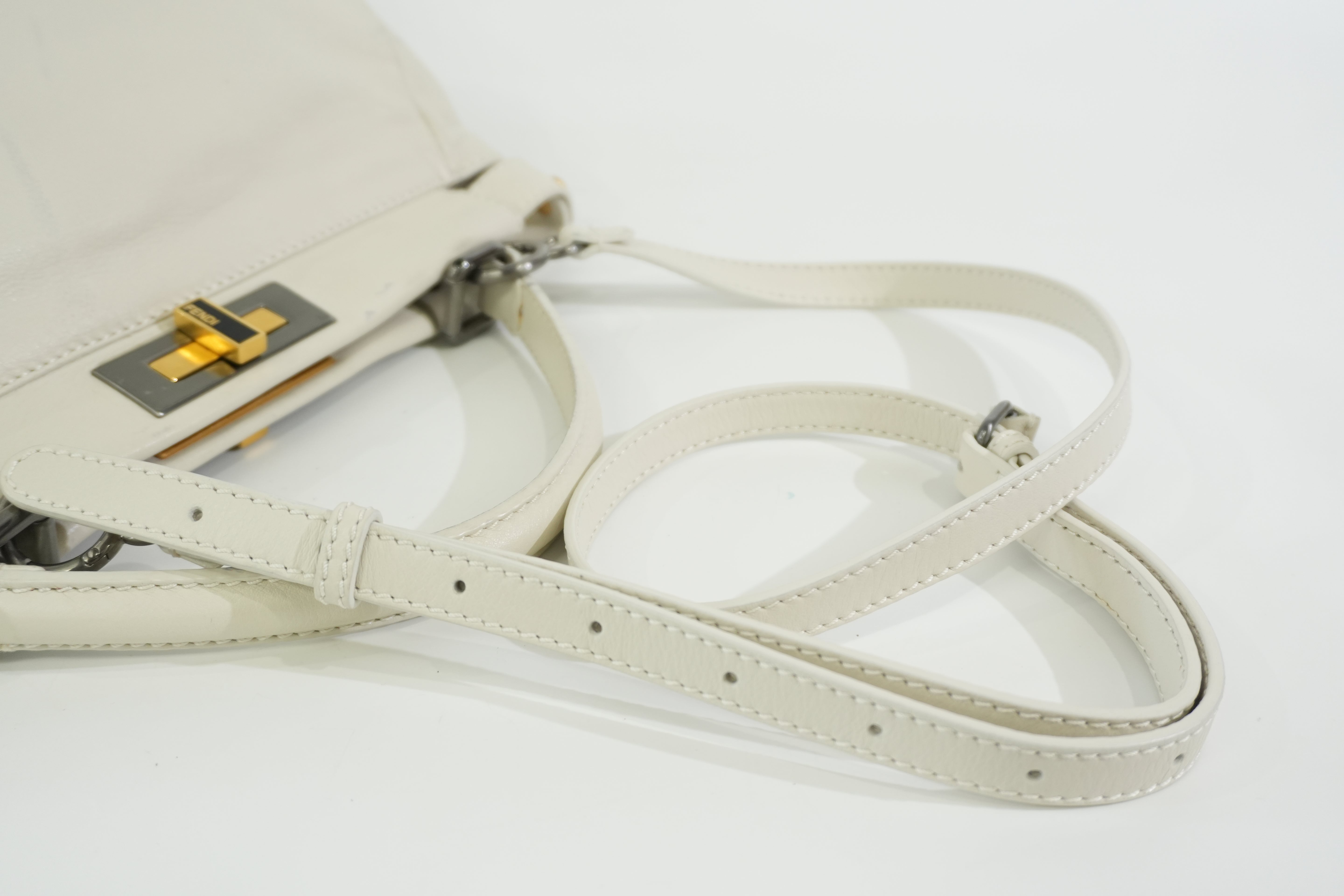 Pre-owned Fendi Peek a Boo Shoulder Bag White