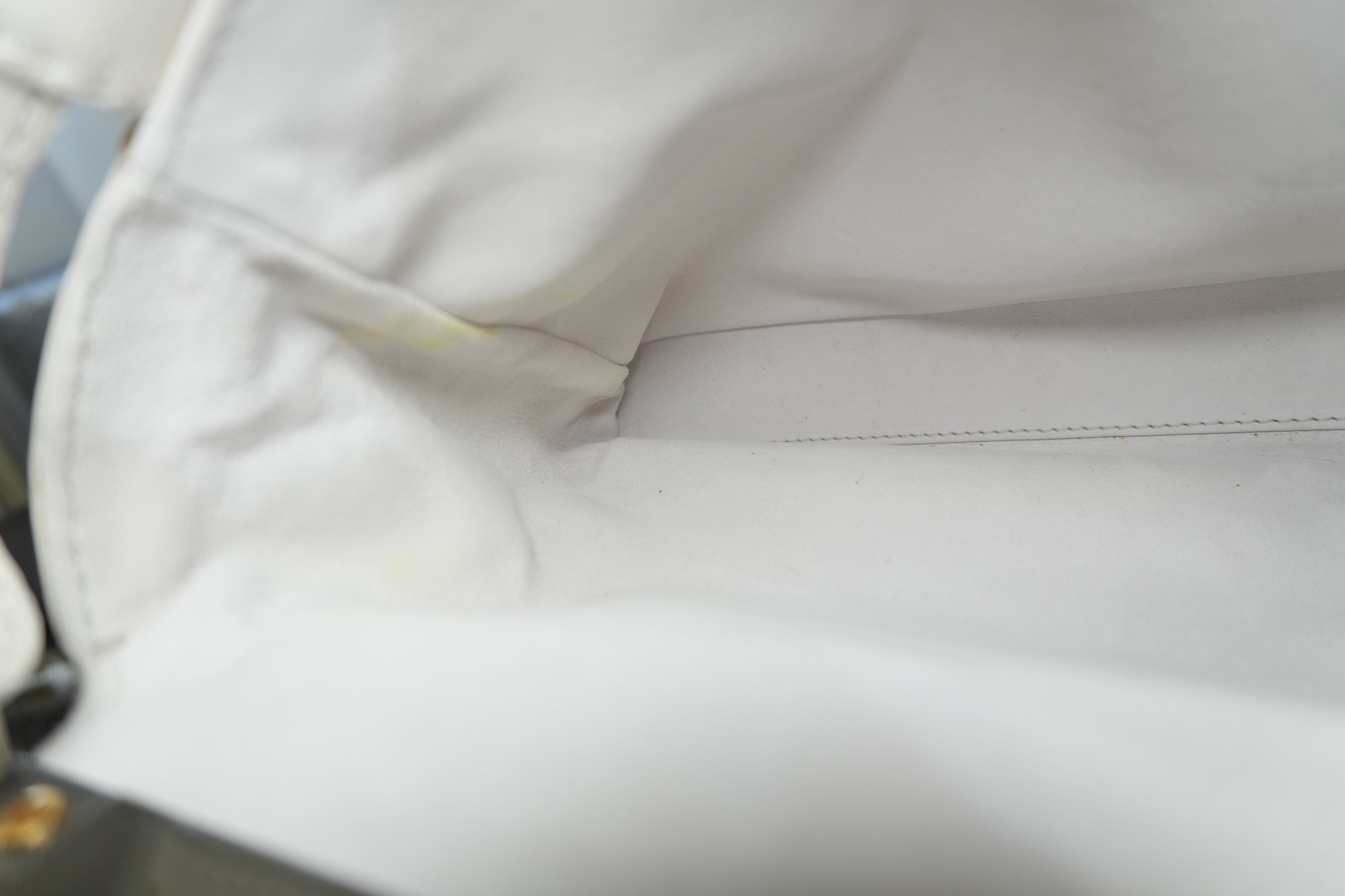 Pre-owned Fendi Peek a Boo Shoulder Bag White