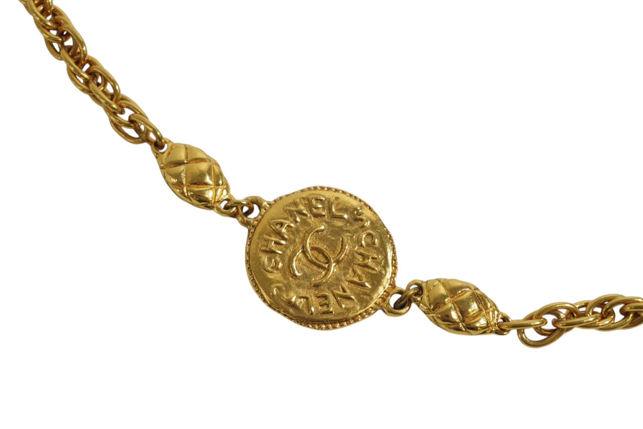Pre-owned Chanel Medallion Necklace Gold tone