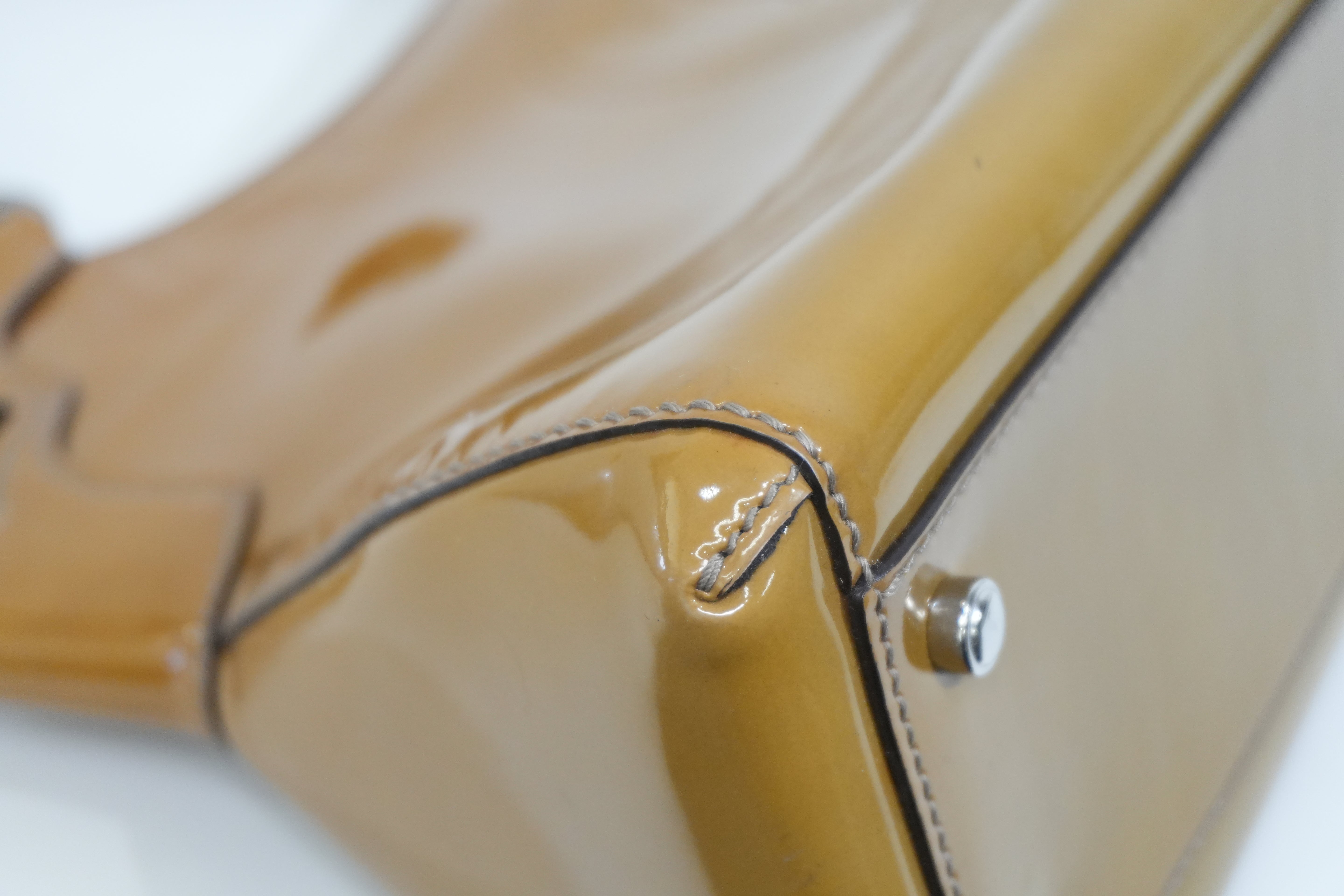 Pre-owned Cartier Leather Patent Handbag Tan