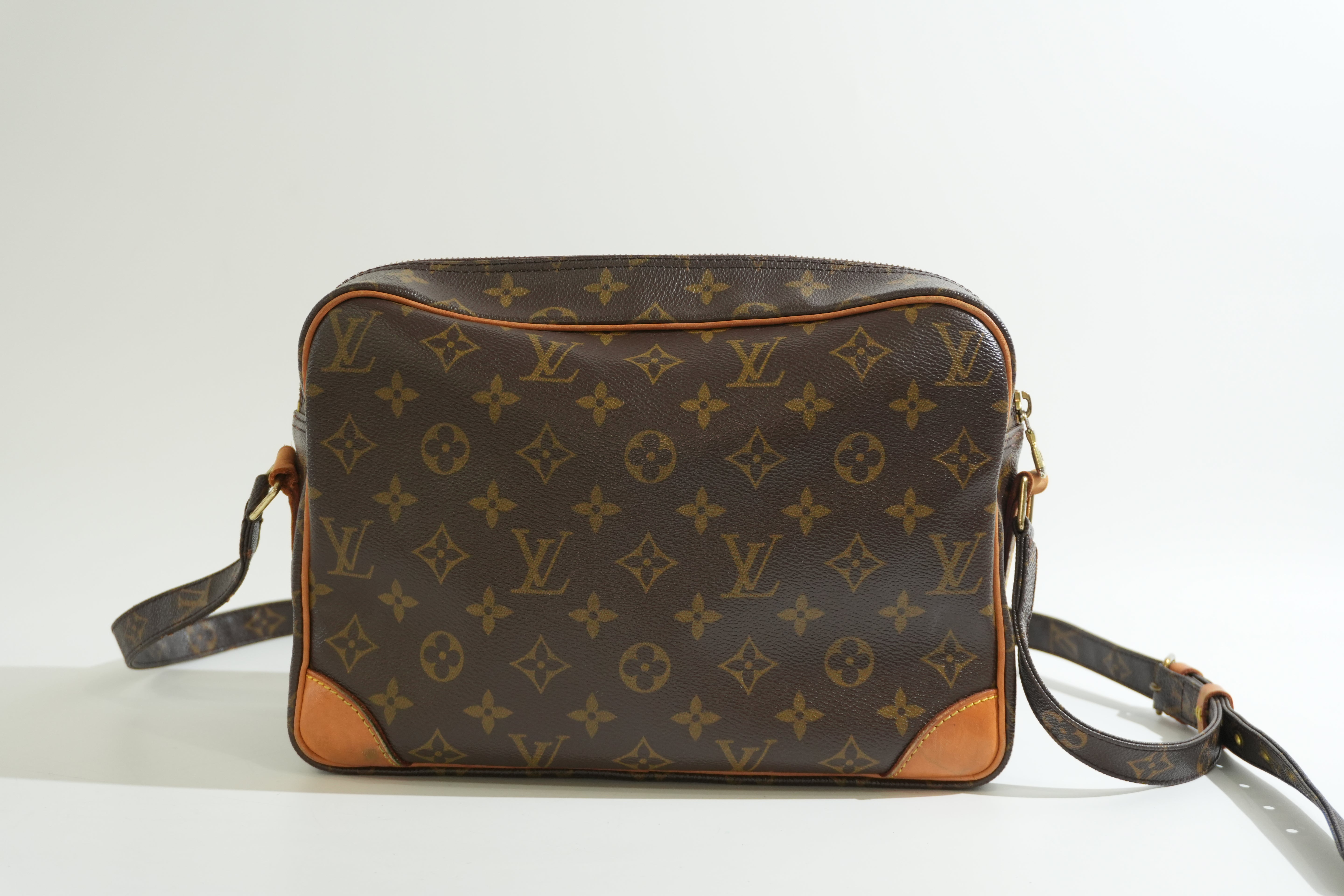 Pre-owned Louis Vuitton Monogram Nile Crossbody Bag