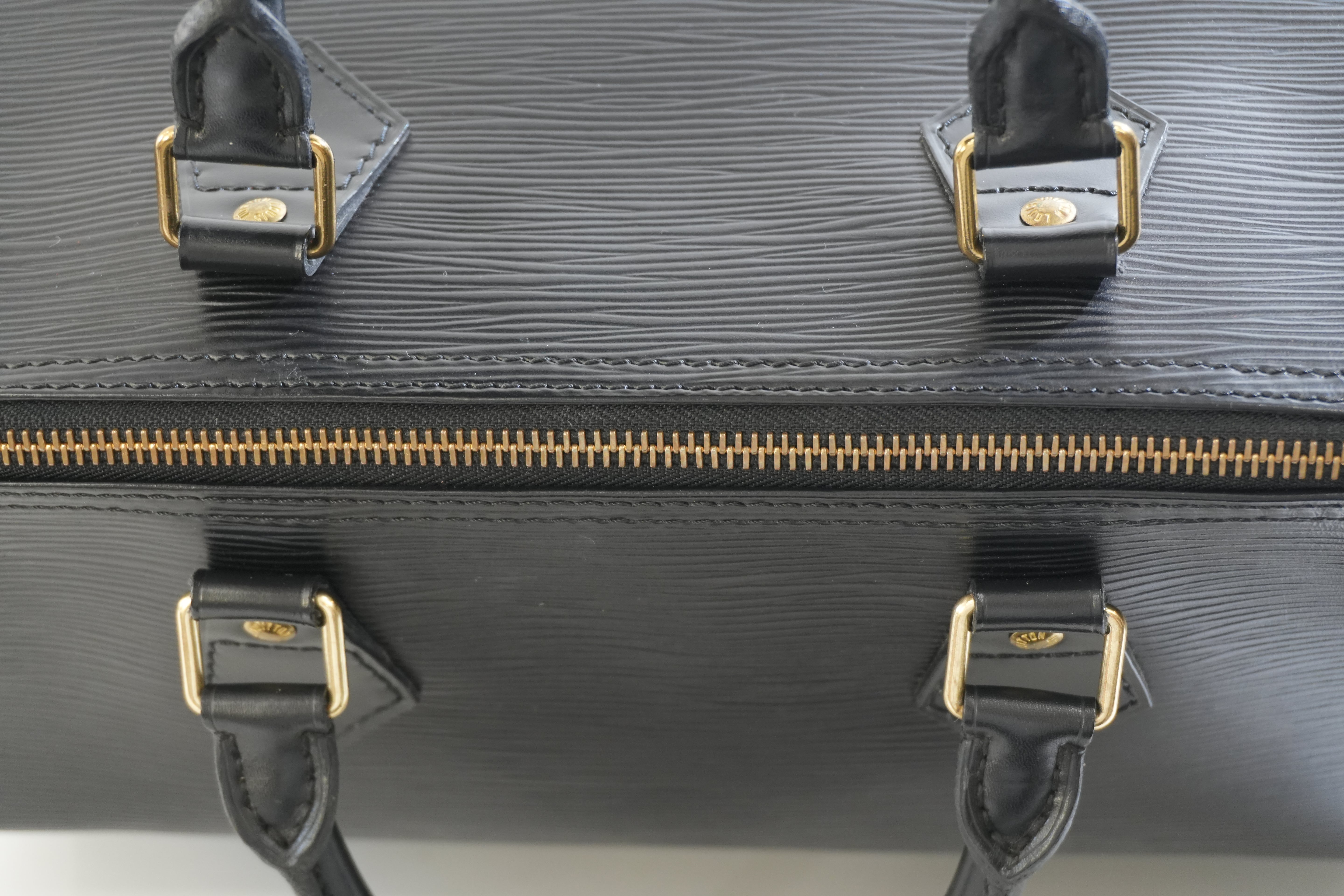 Pre-owned Louis Vuitton Epi Speedy 30 Handbag Black