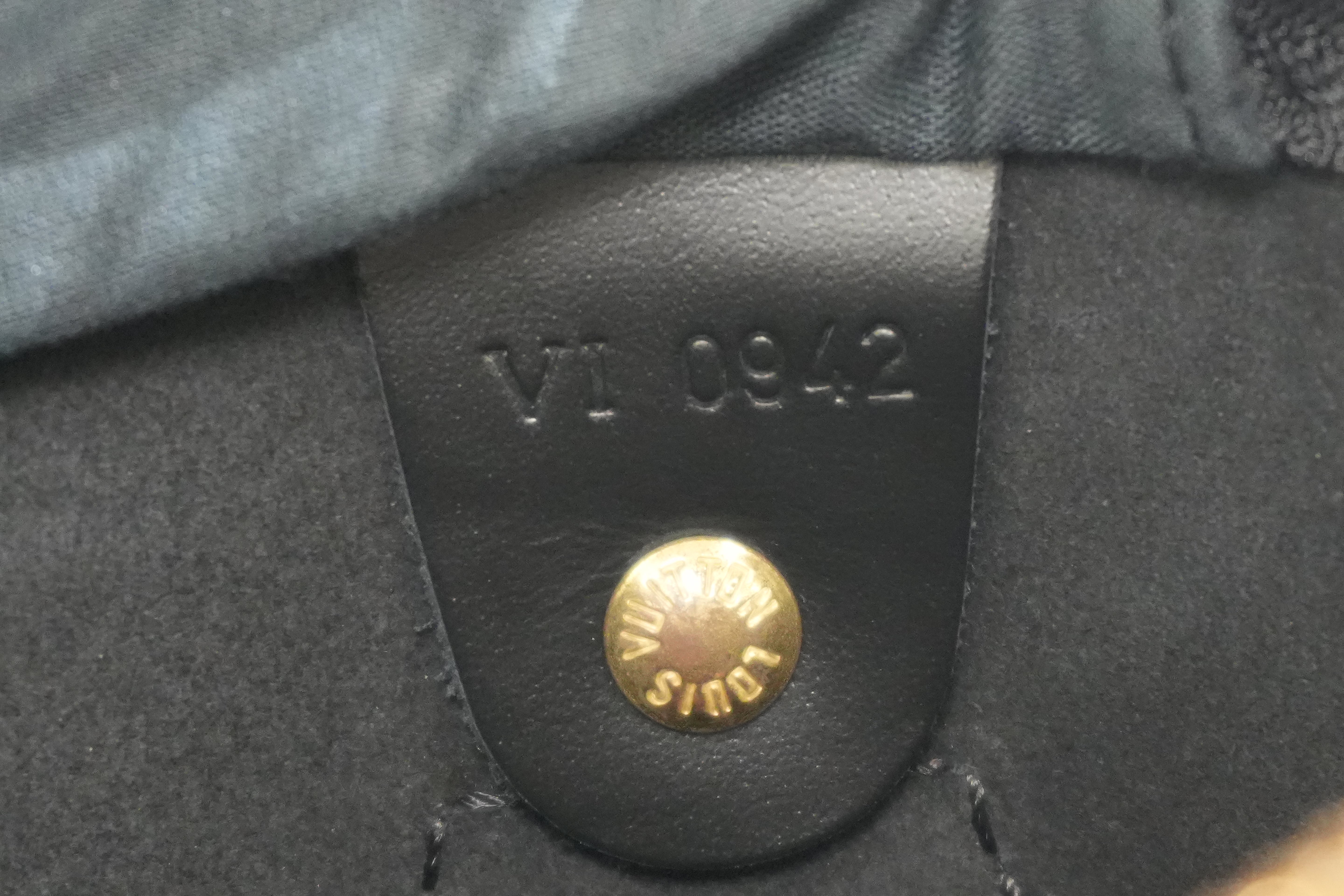Pre-owned Louis Vuitton Epi Speedy 30 Handbag Black