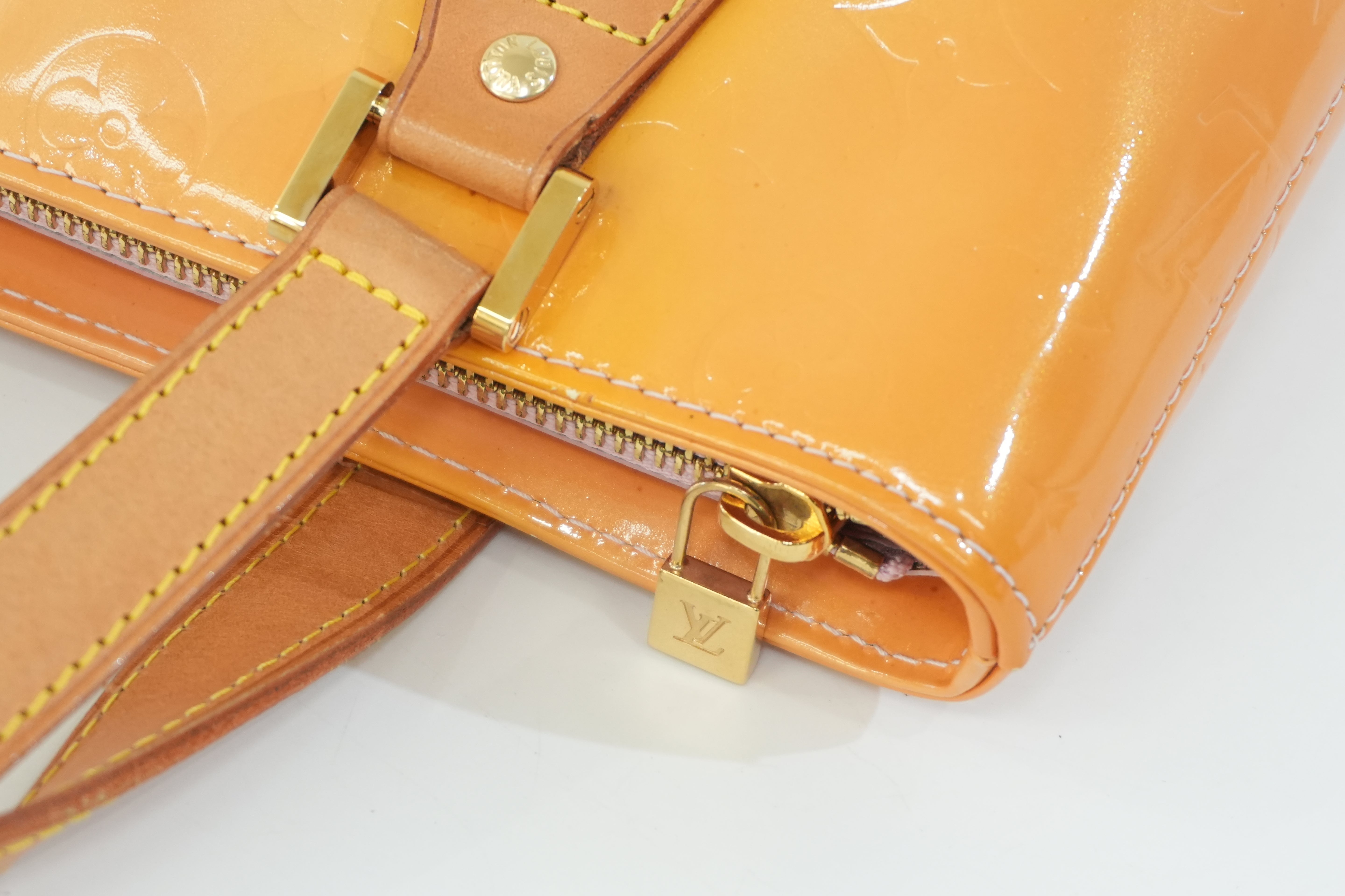 Pre-owned Louis Vuitton Vernis Houston Handbag Yellow