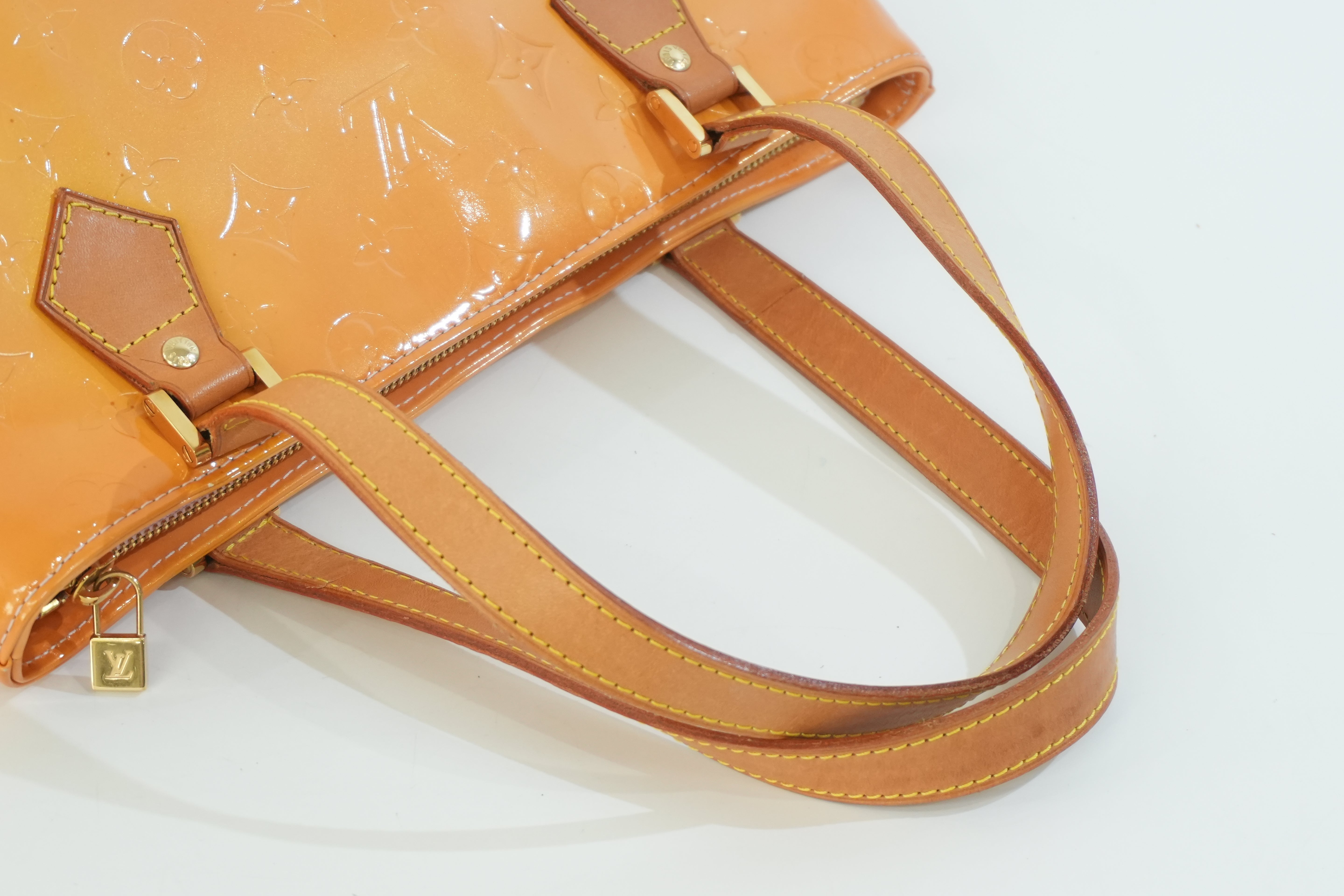 Pre-owned Louis Vuitton Vernis Houston Handbag Yellow