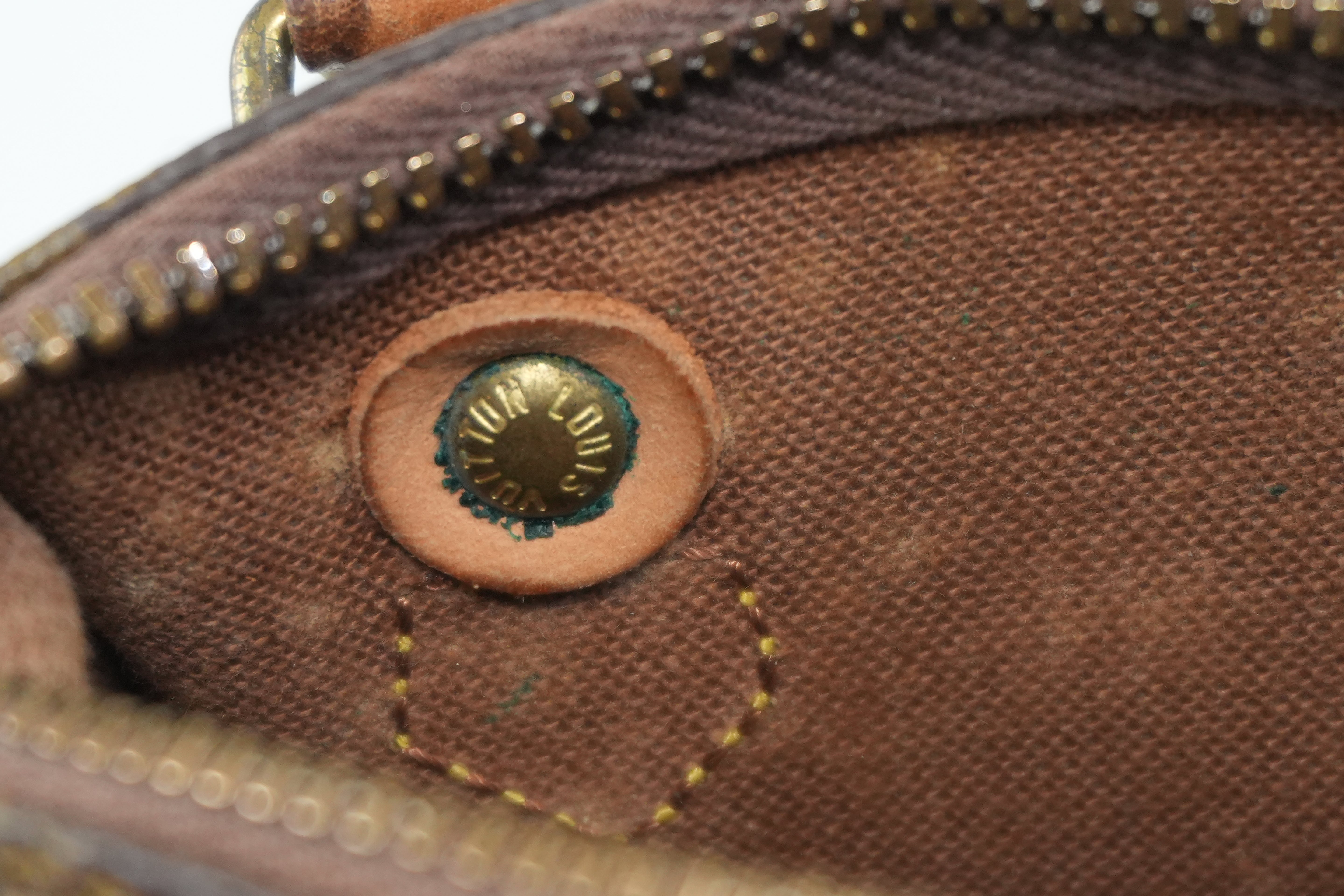Pre-owned Louis Vuitton Monogram Mini Speedy with Strap