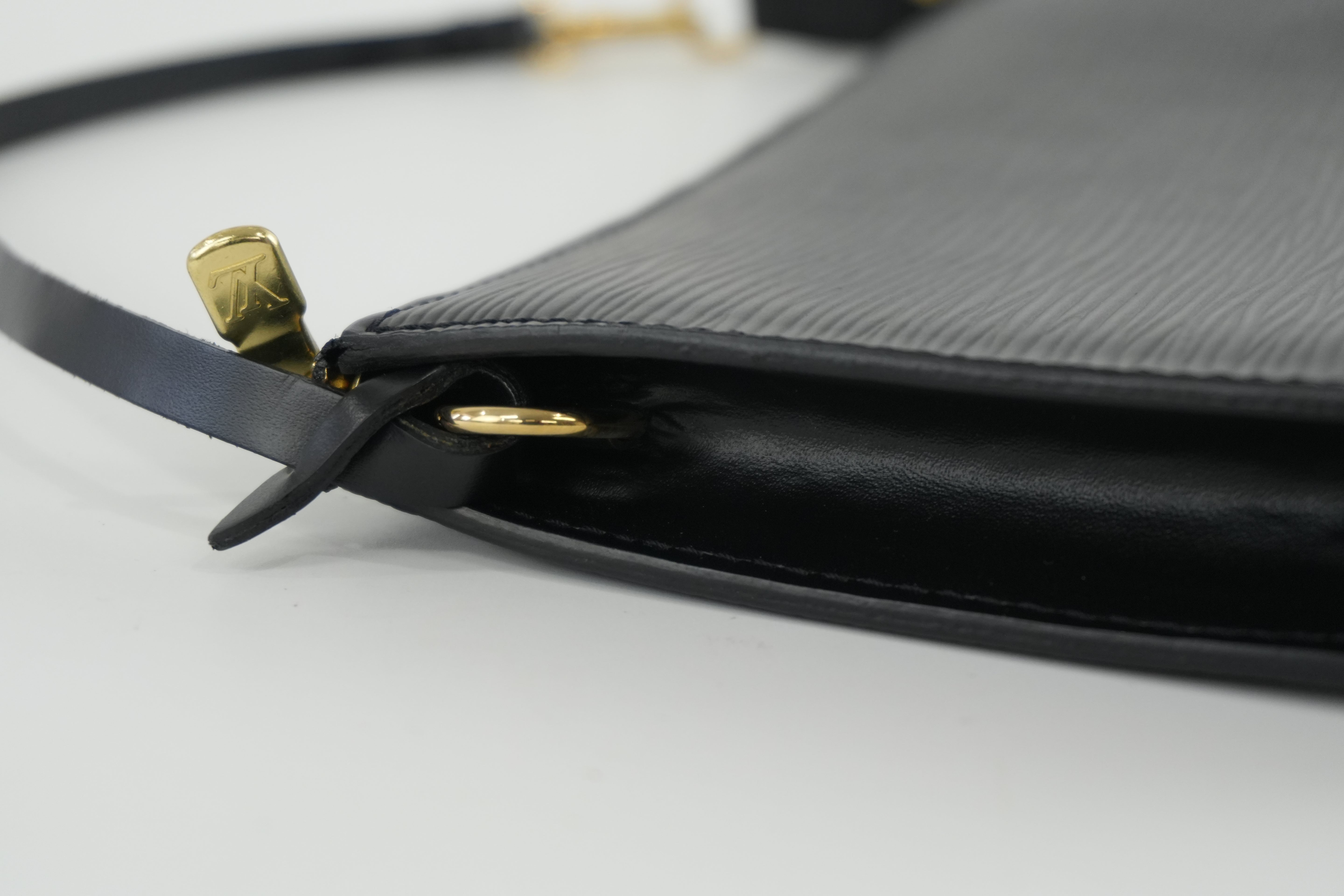 Louis Vuitton Epi Pochette Accessories Black Used