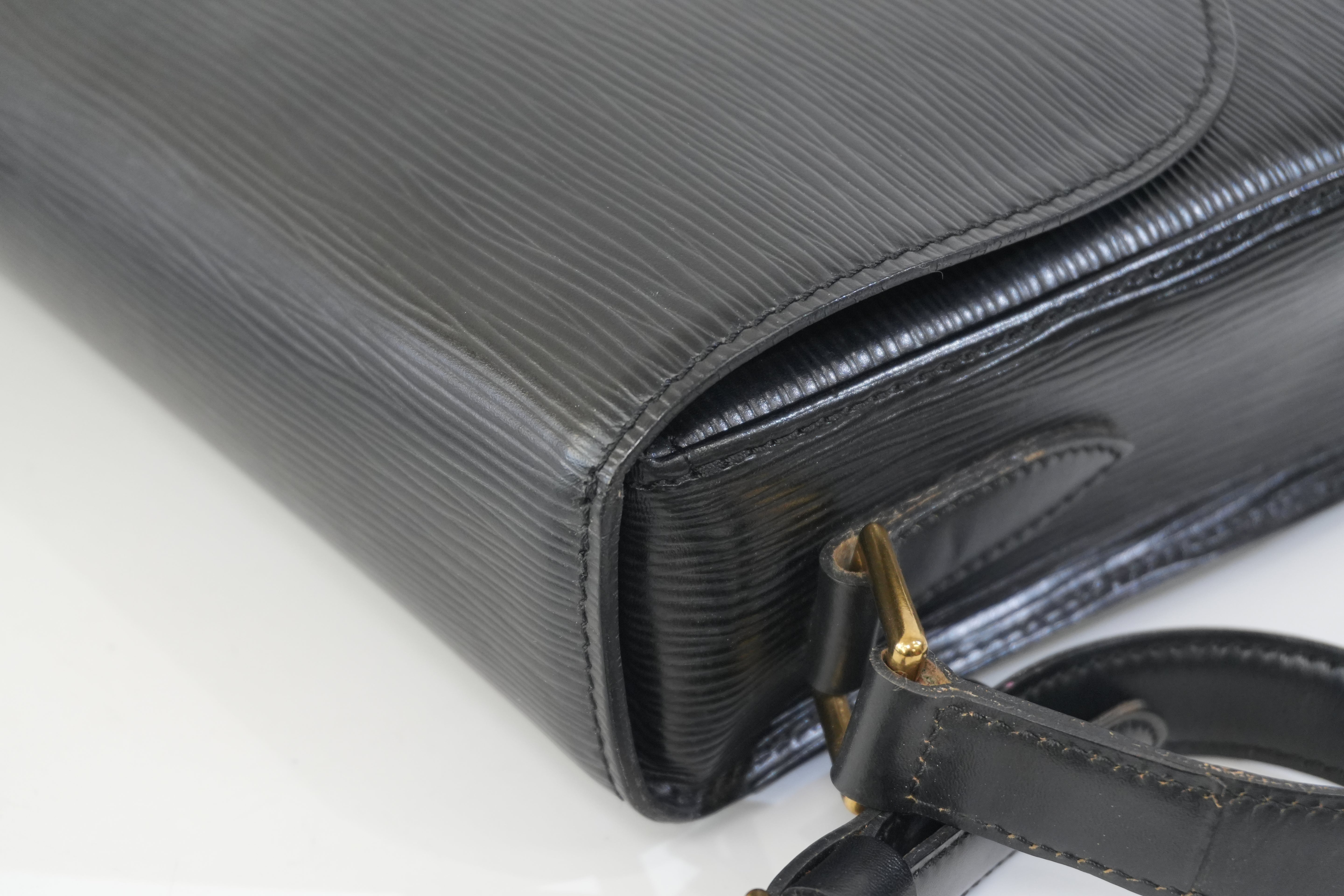 Pre-owned Louis Vuitton Epi Saint Cloud GM Shoulder Bag Black