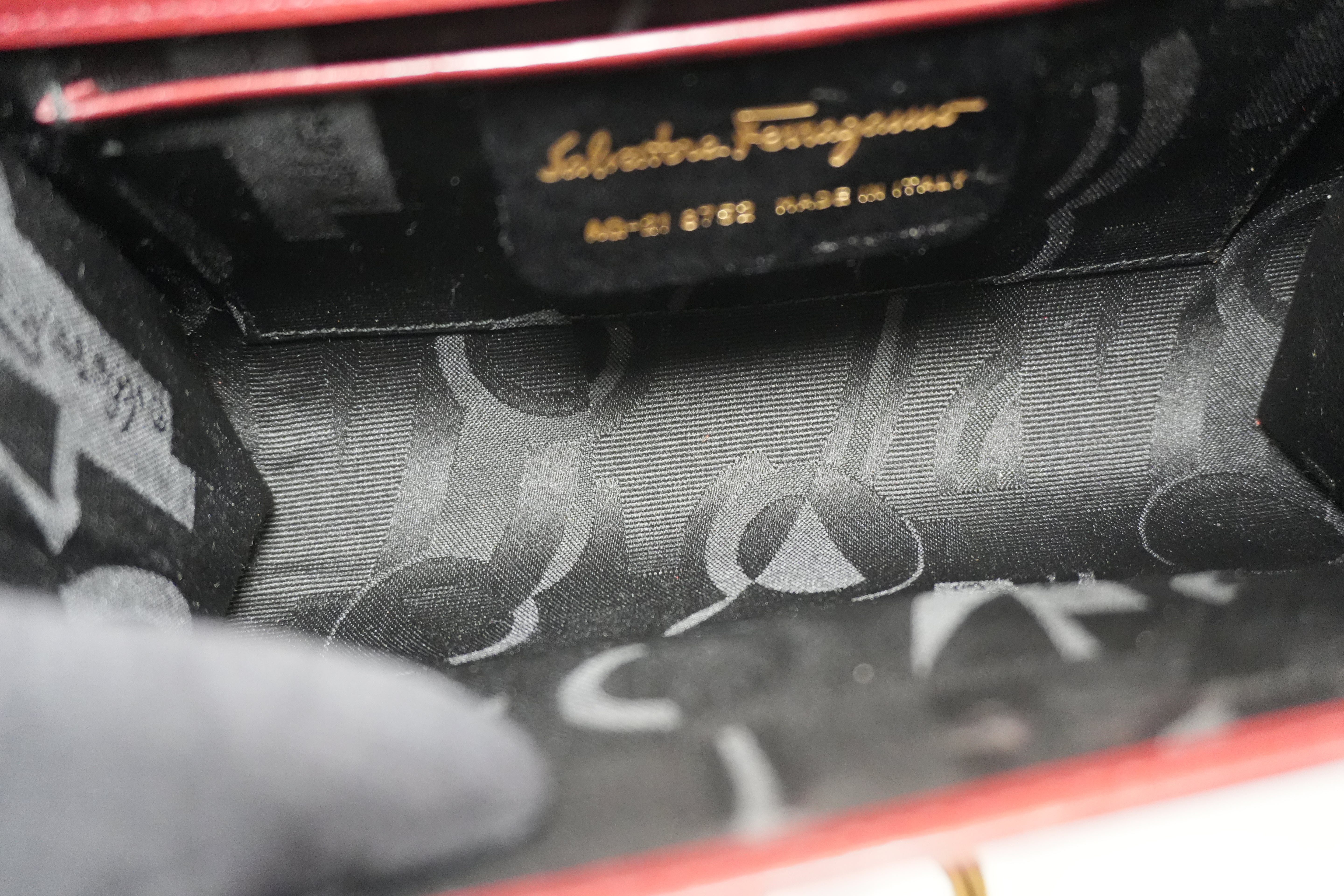 Pre-owned Salvatore Ferragamo Wallet on Chain Burgundy